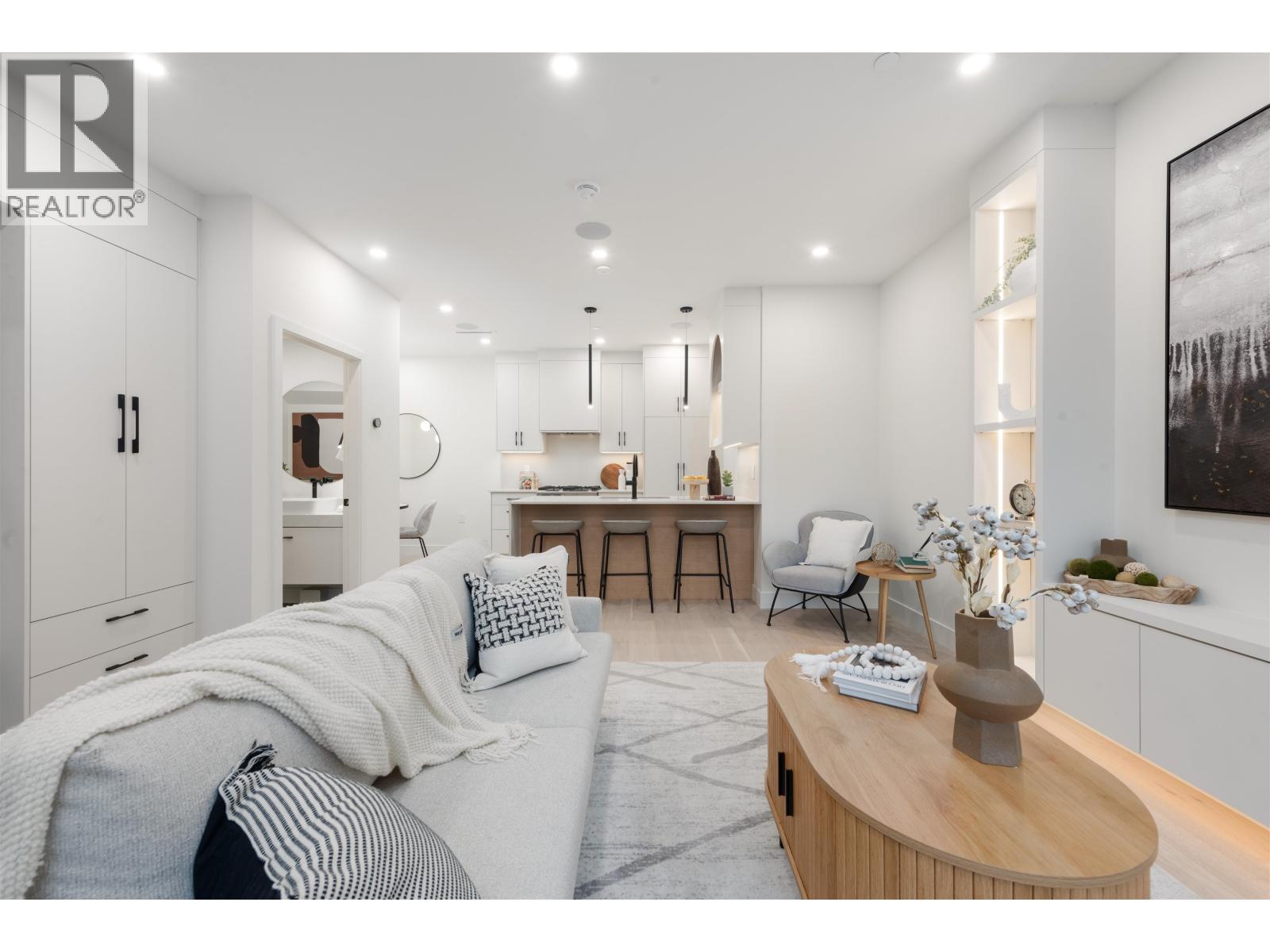 1 65 E King Edward Avenue, Vancouver, British Columbia