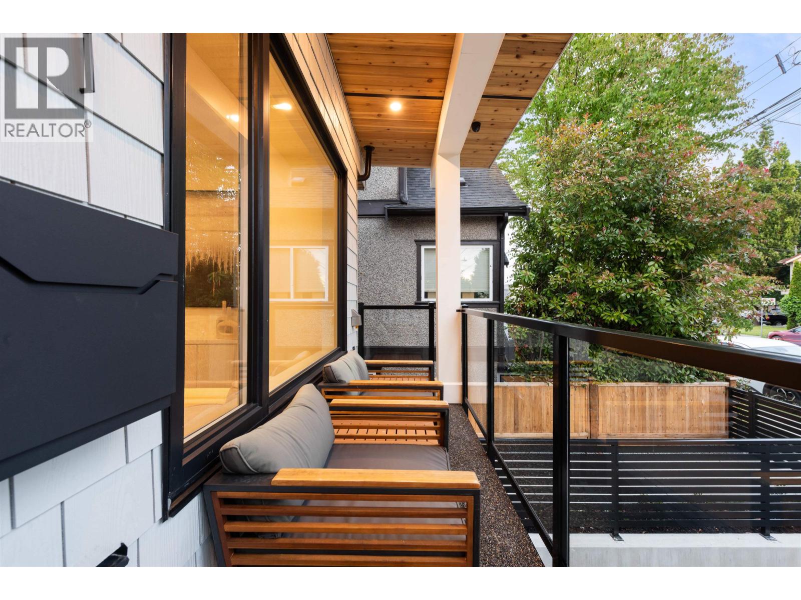 1 65 E King Edward Avenue, Vancouver, British Columbia