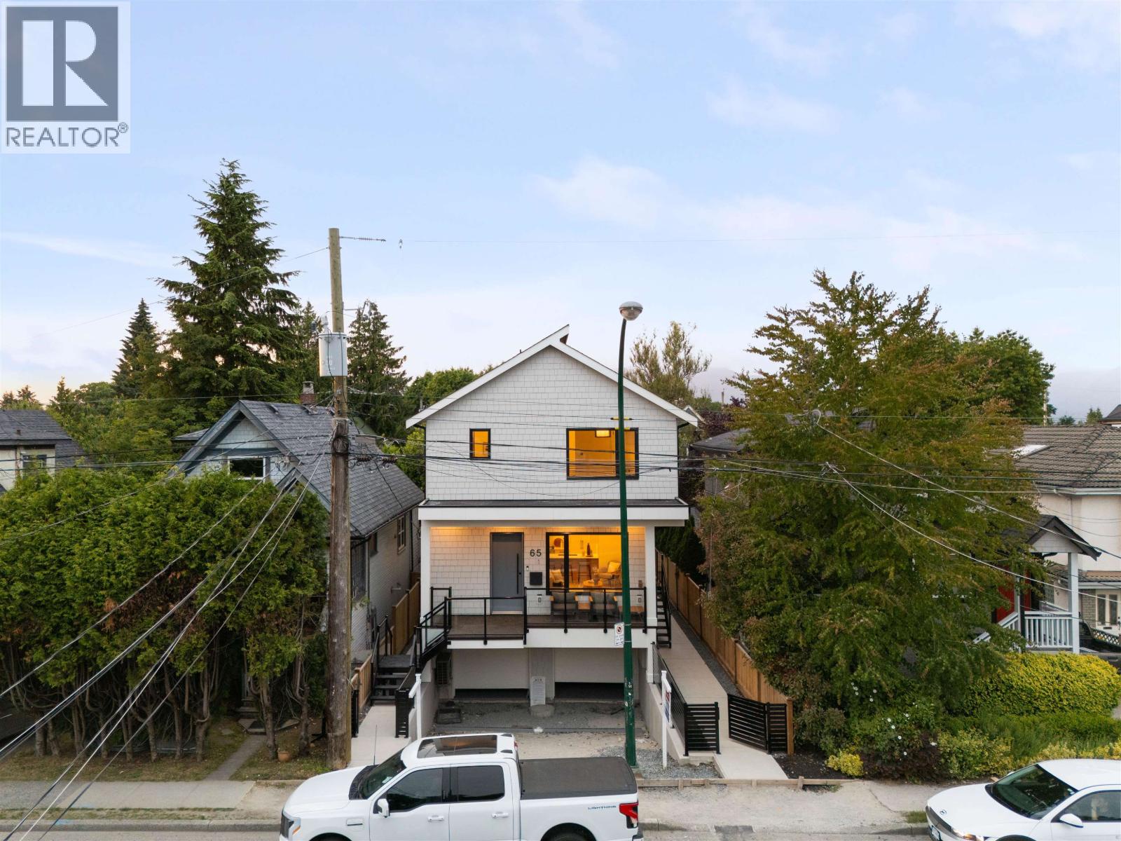 1 65 E King Edward Avenue, Vancouver, British Columbia