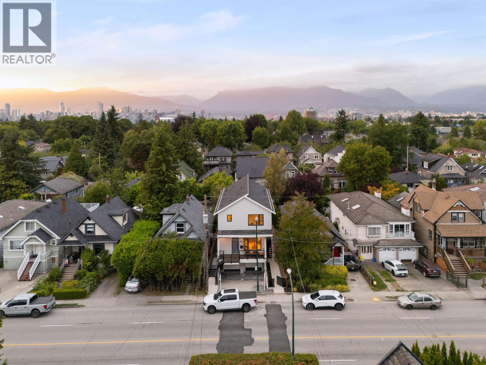 1 65 E King Edward Avenue, Vancouver, British Columbia