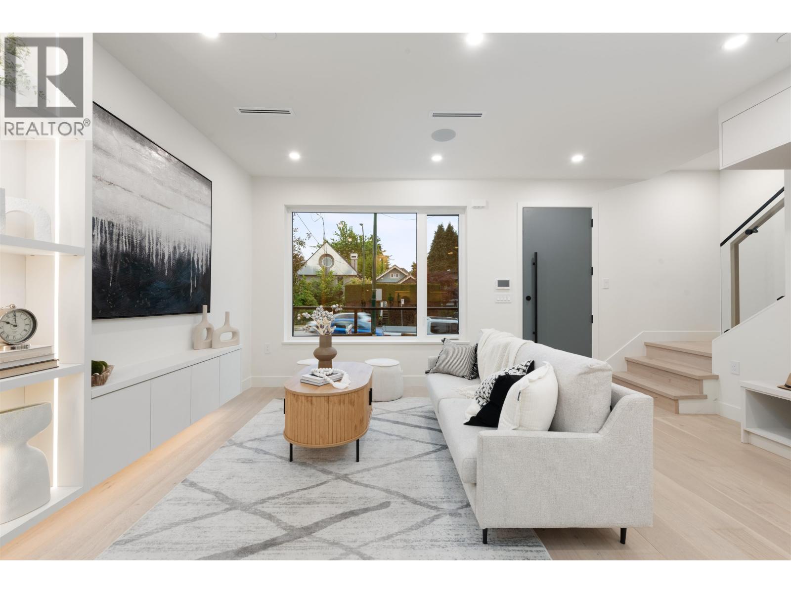 1 65 E King Edward Avenue, Vancouver, British Columbia