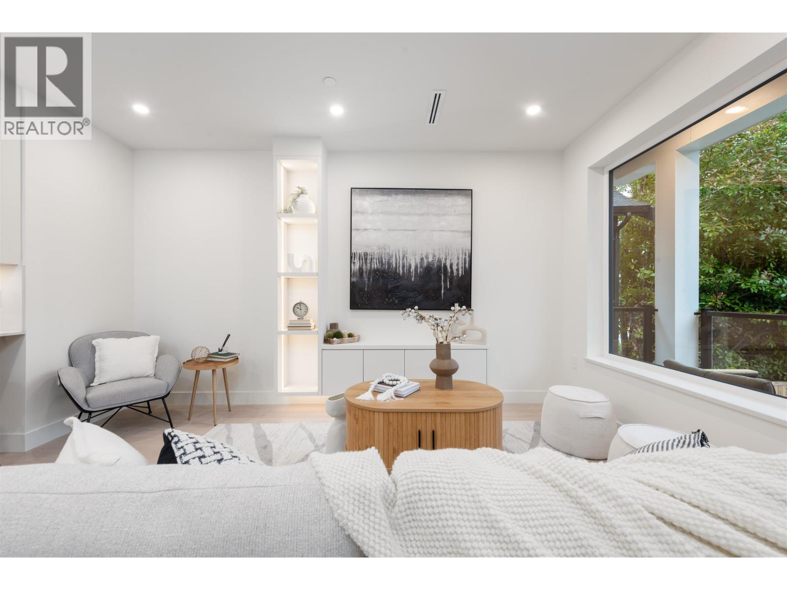 1 65 E King Edward Avenue, Vancouver, British Columbia