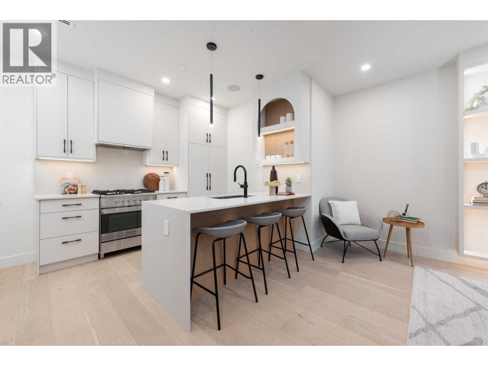 1 65 E King Edward Avenue, Vancouver, British Columbia