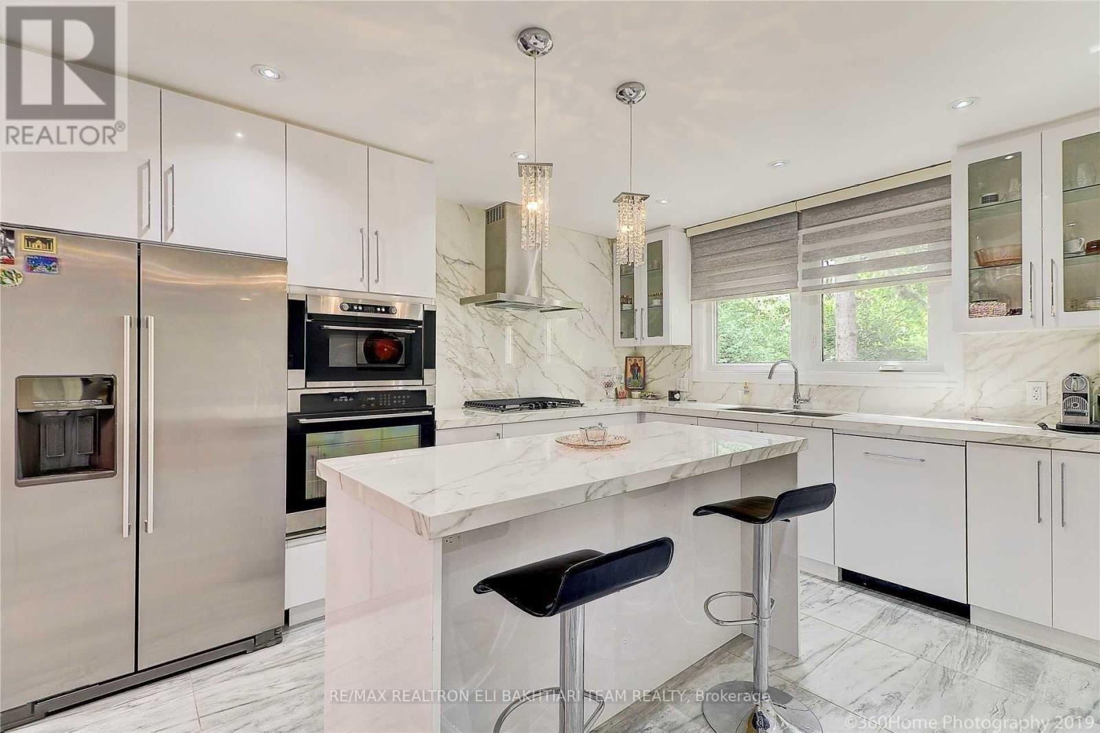 1 Donmac Drive, Toronto (banbury-don Mills), Ontario