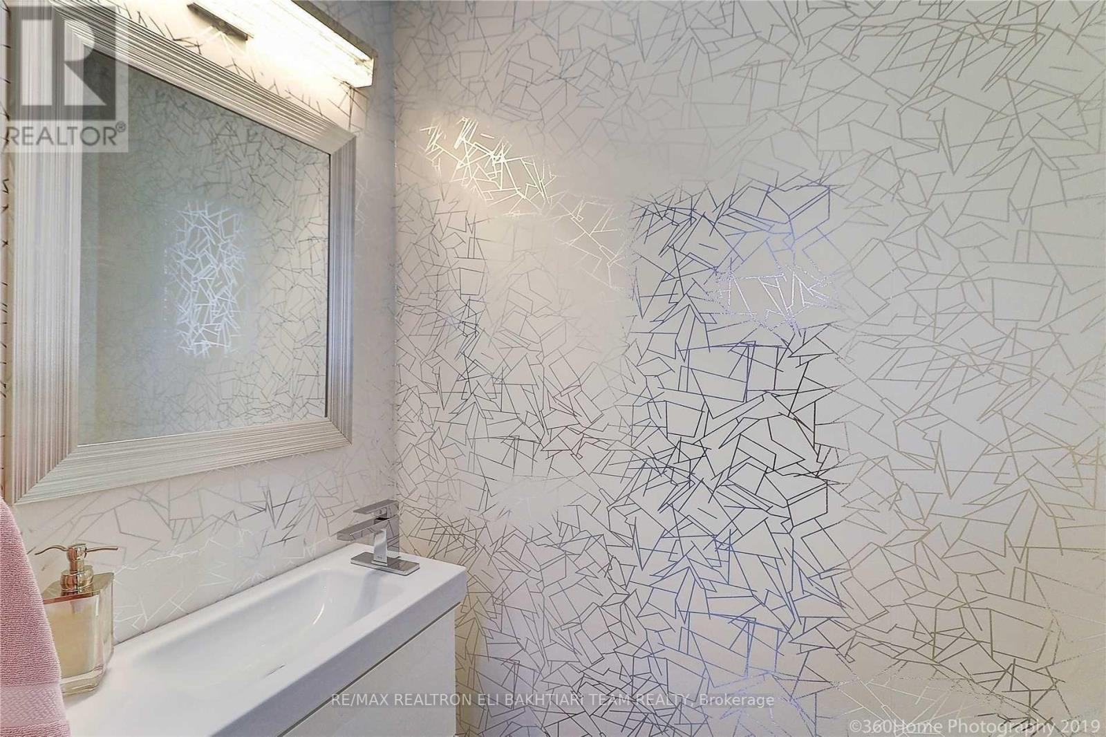 1 Donmac Drive, Toronto (banbury-don Mills), Ontario