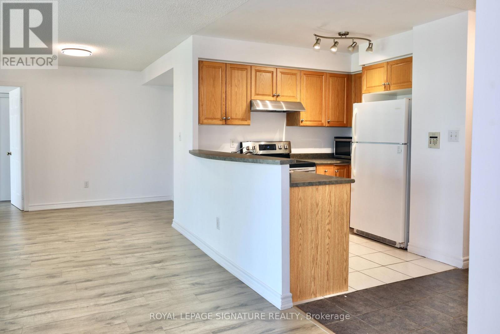 1116 - 7 Lorraine Drive, Toronto (willowdale West), Ontario