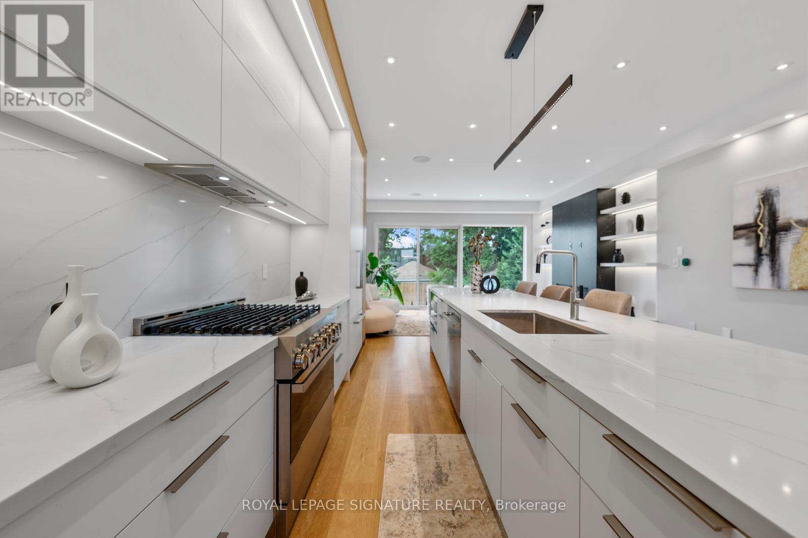 105 Gledhill Avenue, Toronto (woodbine-lumsden), Ontario