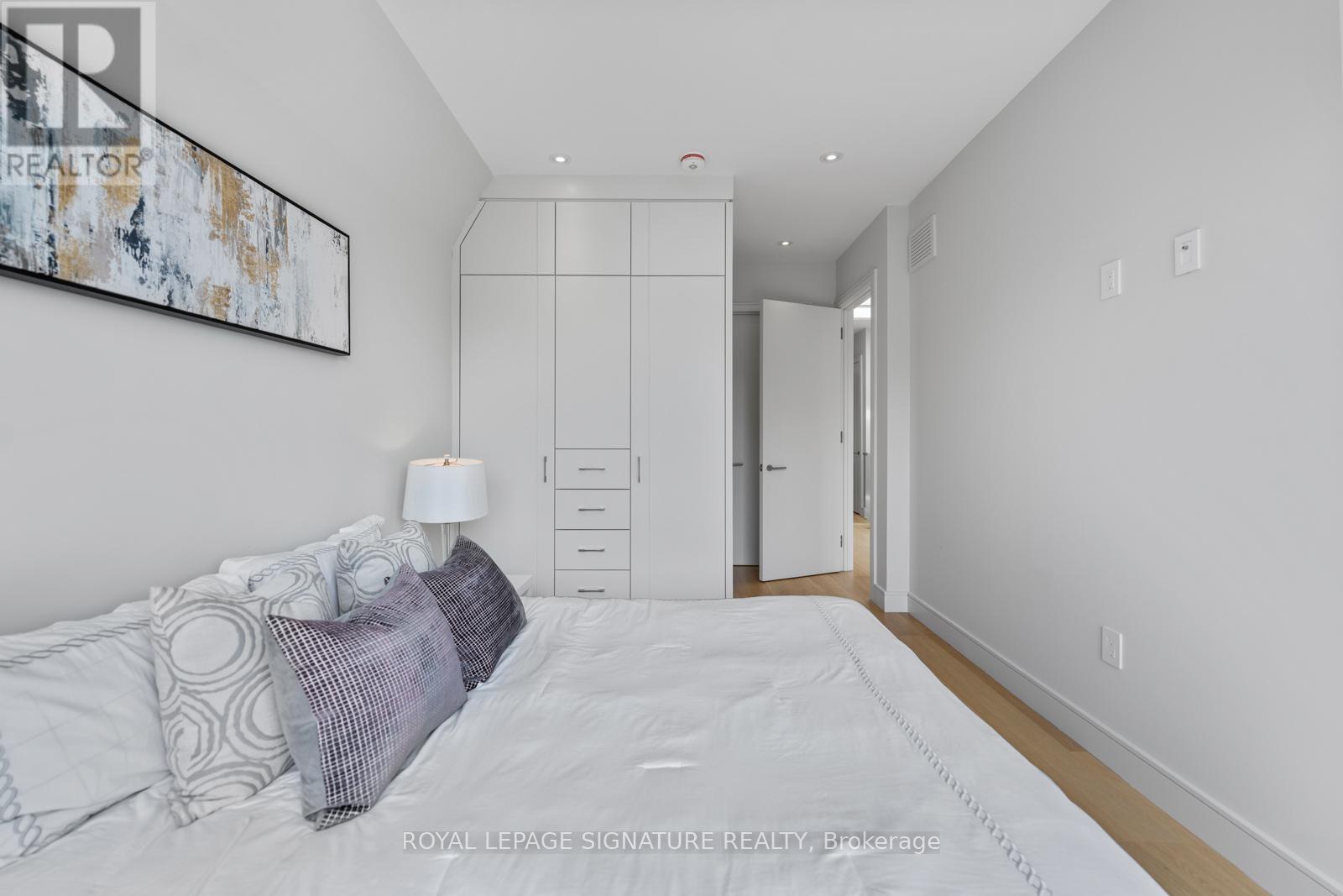 105 Gledhill Avenue, Toronto (woodbine-lumsden), Ontario