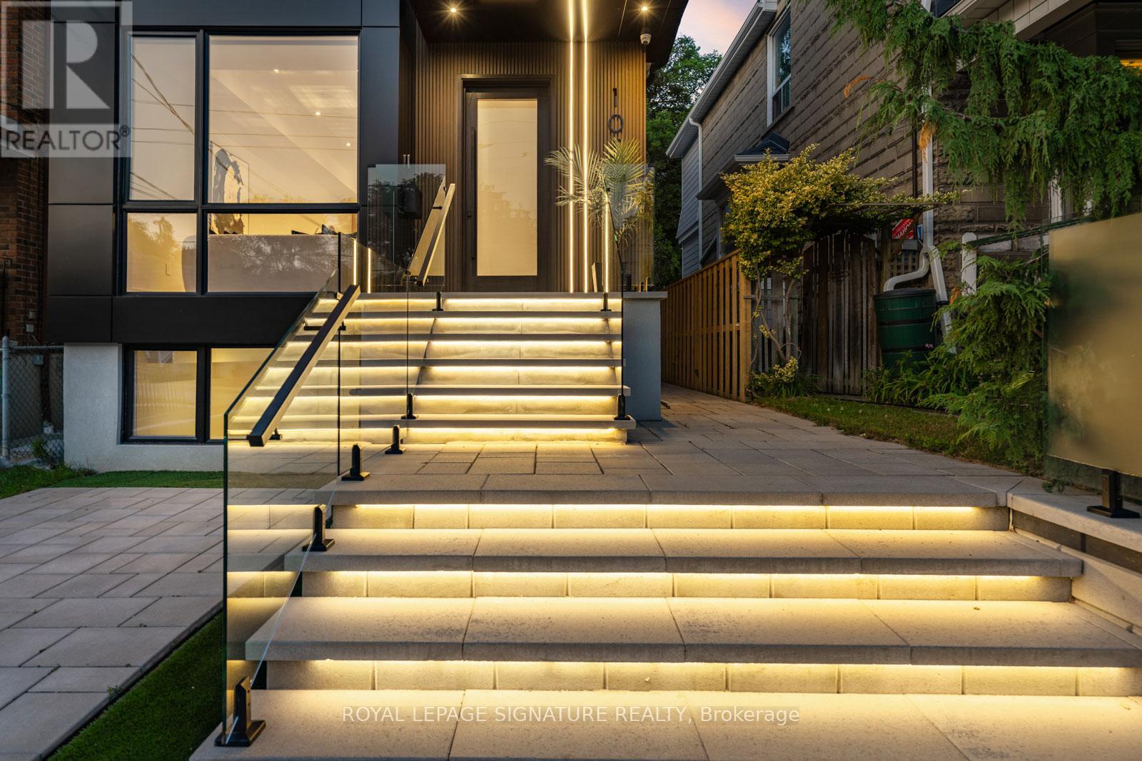 105 Gledhill Avenue, Toronto (woodbine-lumsden), Ontario