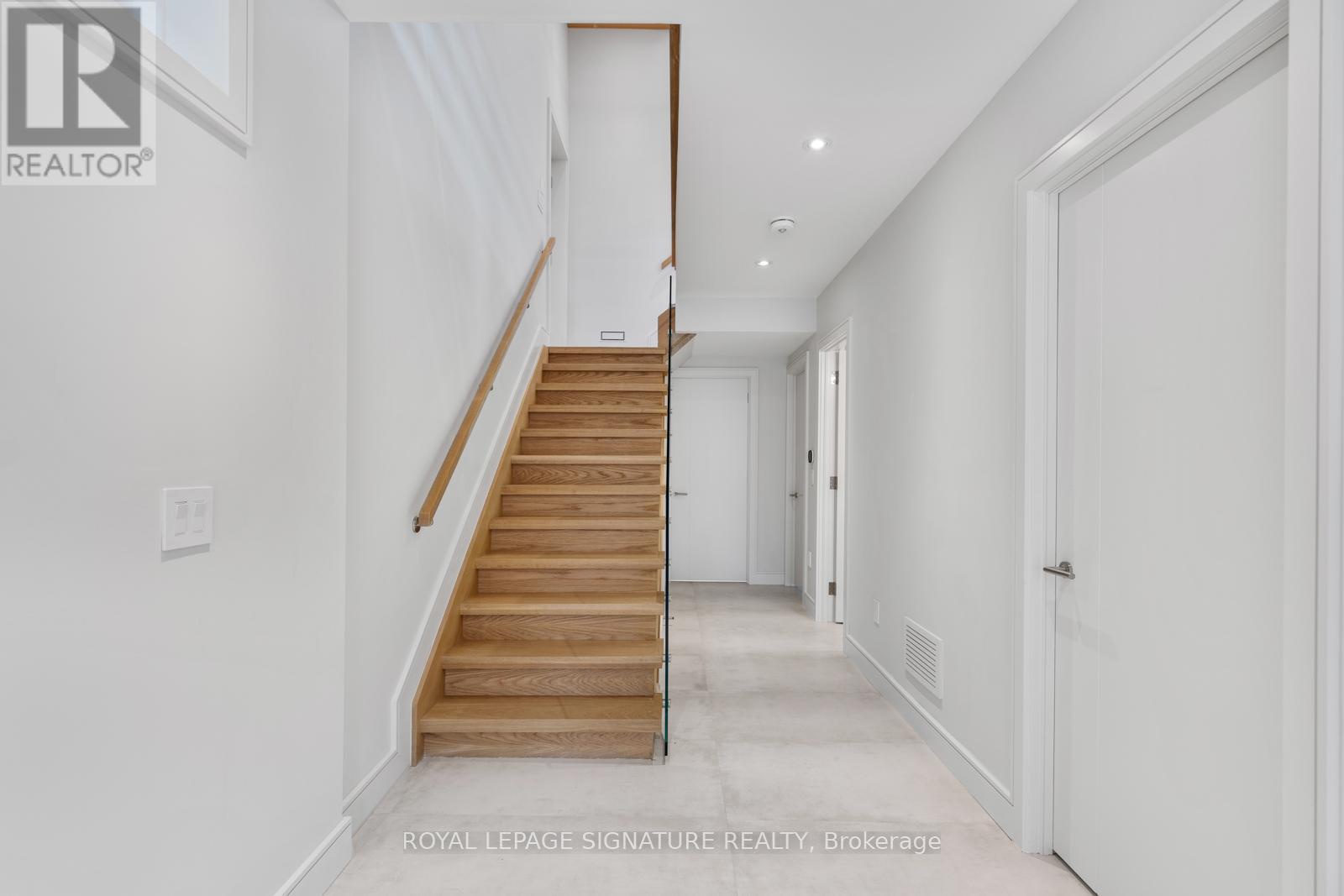 105 Gledhill Avenue, Toronto (woodbine-lumsden), Ontario