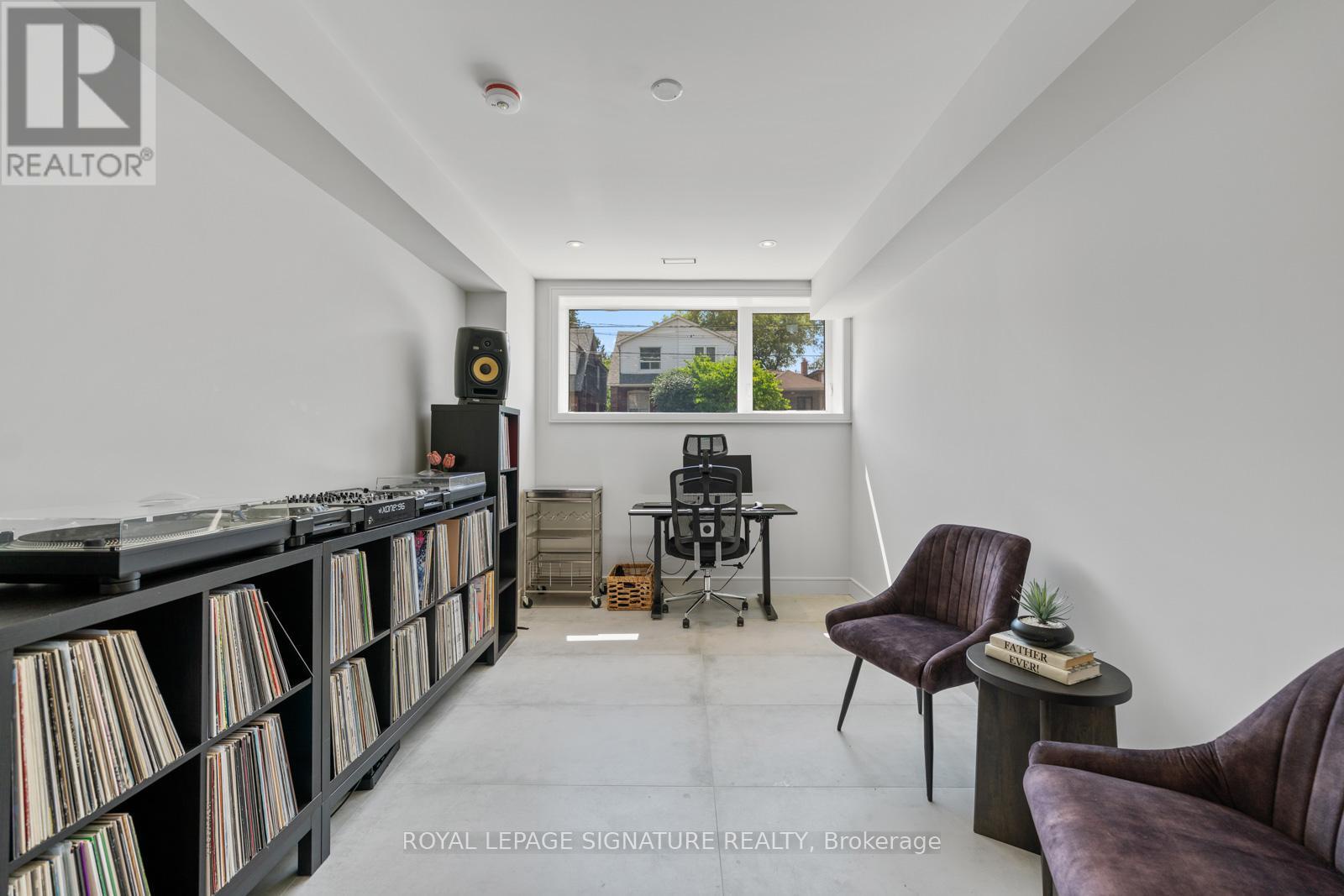 105 Gledhill Avenue, Toronto (woodbine-lumsden), Ontario