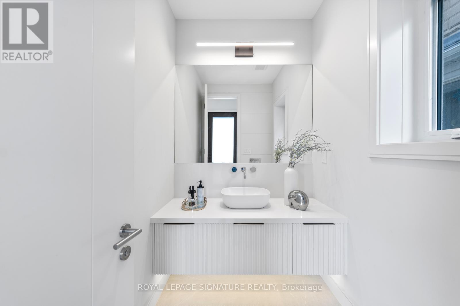 105 Gledhill Avenue, Toronto (woodbine-lumsden), Ontario