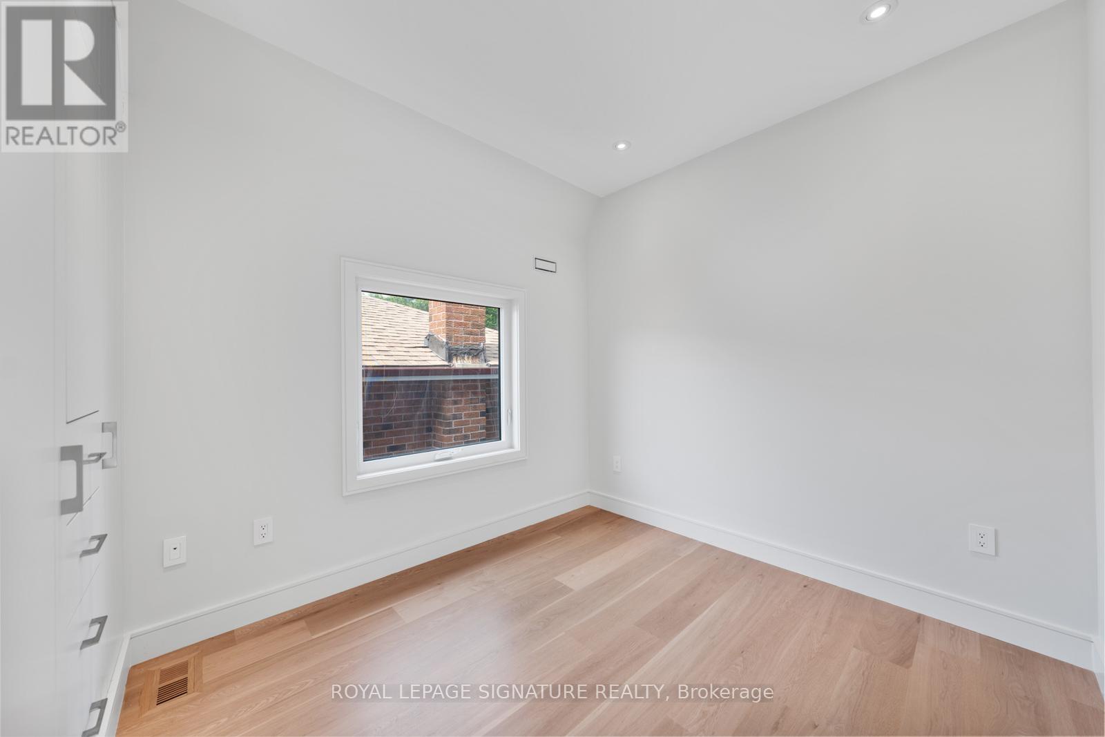 105 Gledhill Avenue, Toronto (woodbine-lumsden), Ontario