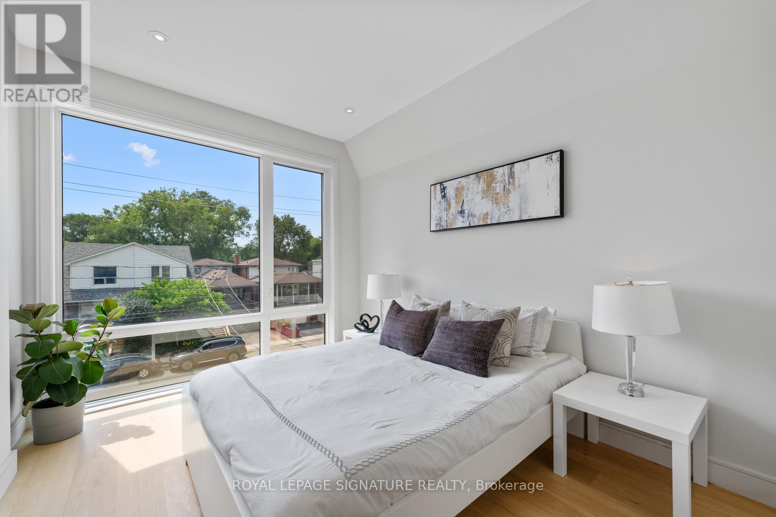 105 Gledhill Avenue, Toronto (woodbine-lumsden), Ontario