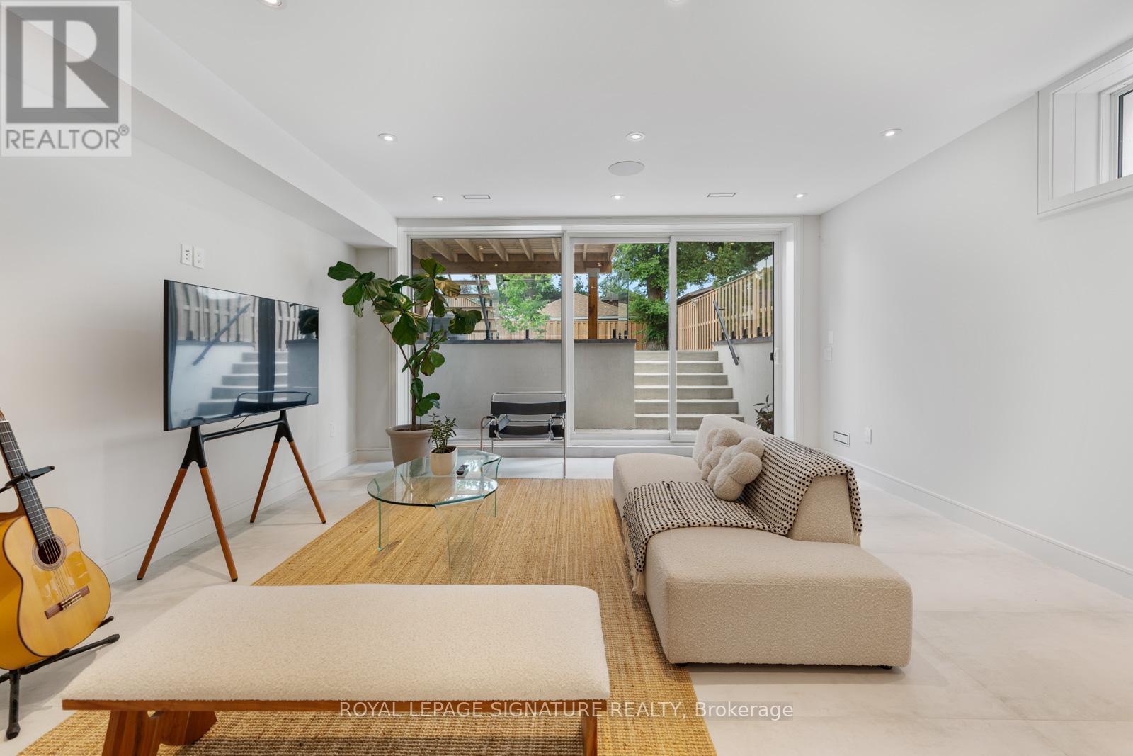 105 Gledhill Avenue, Toronto (woodbine-lumsden), Ontario