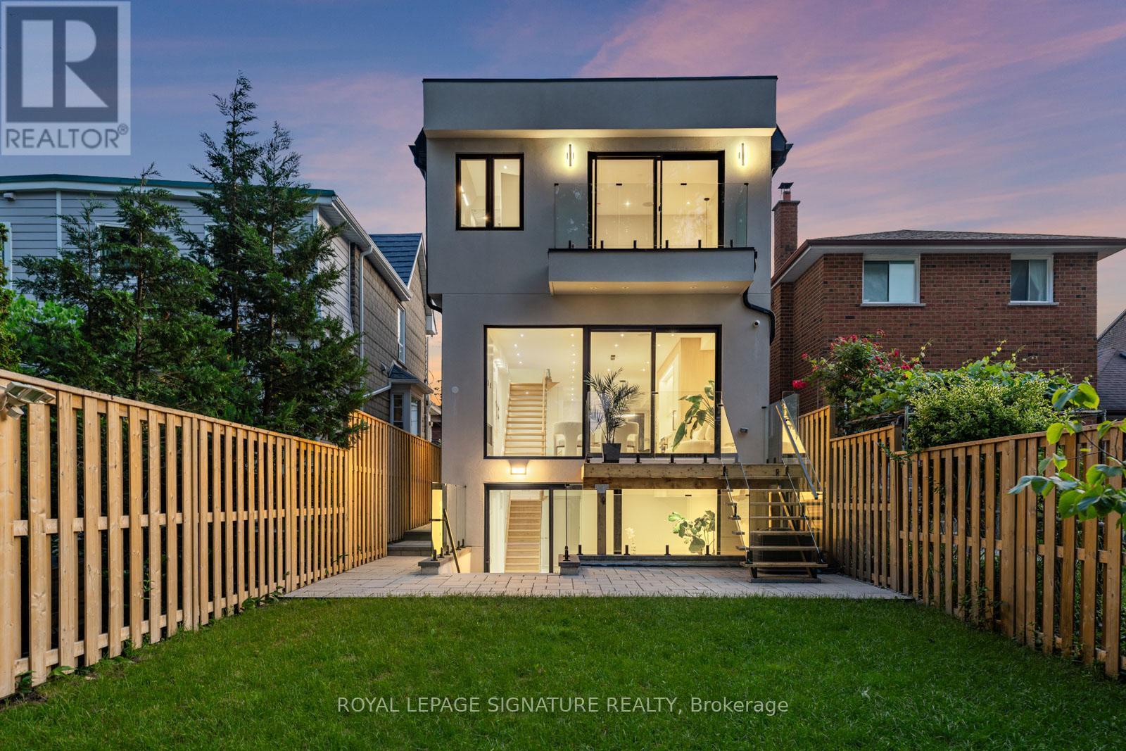 105 Gledhill Avenue, Toronto (woodbine-lumsden), Ontario