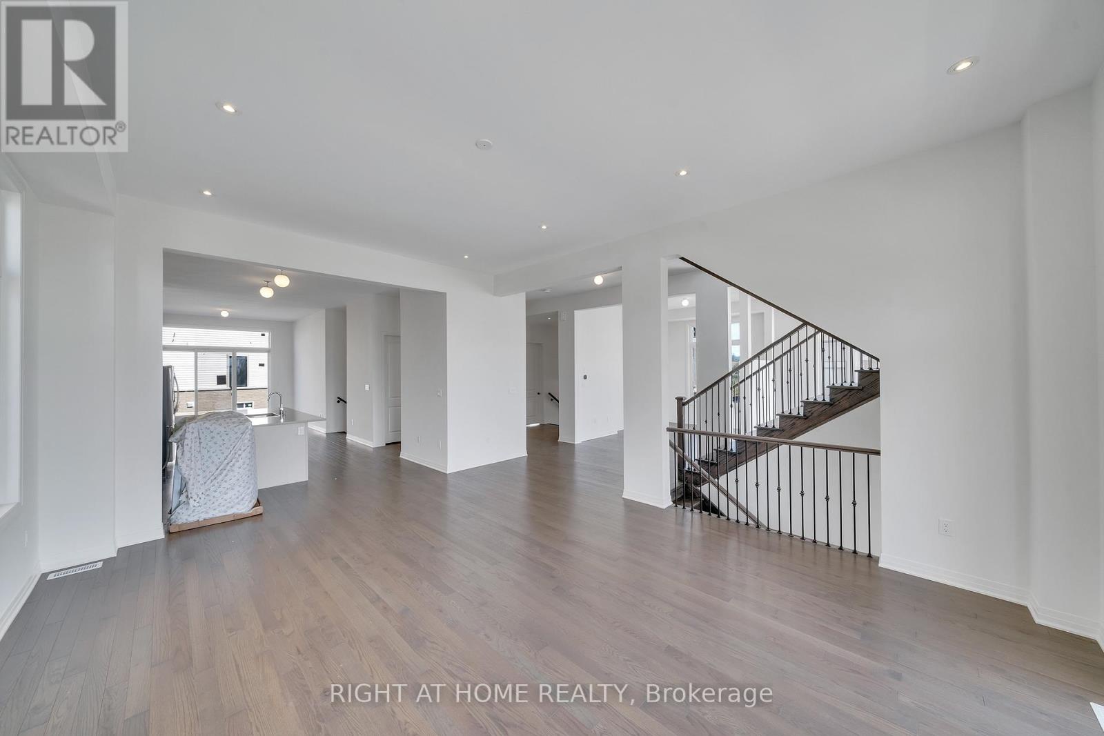 2 Yacht Drive, Clarington (bowmanville), Ontario