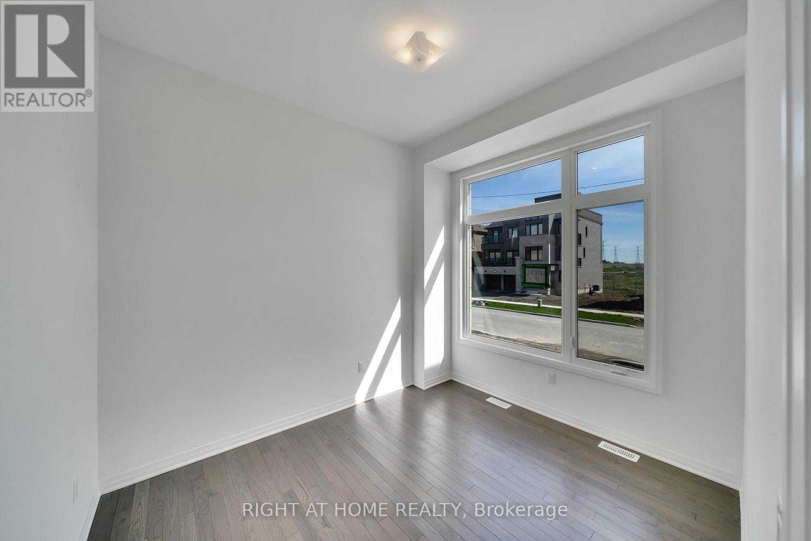 2 Yacht Drive, Clarington (bowmanville), Ontario