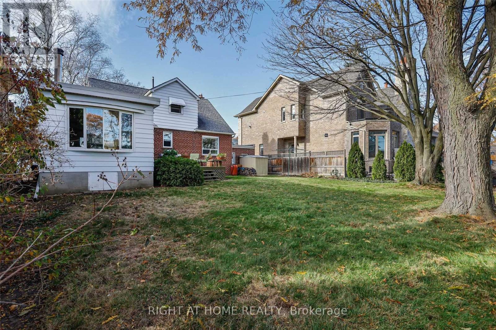 123 Ashbourne Drive, Toronto (islington-city Centre West), Ontario