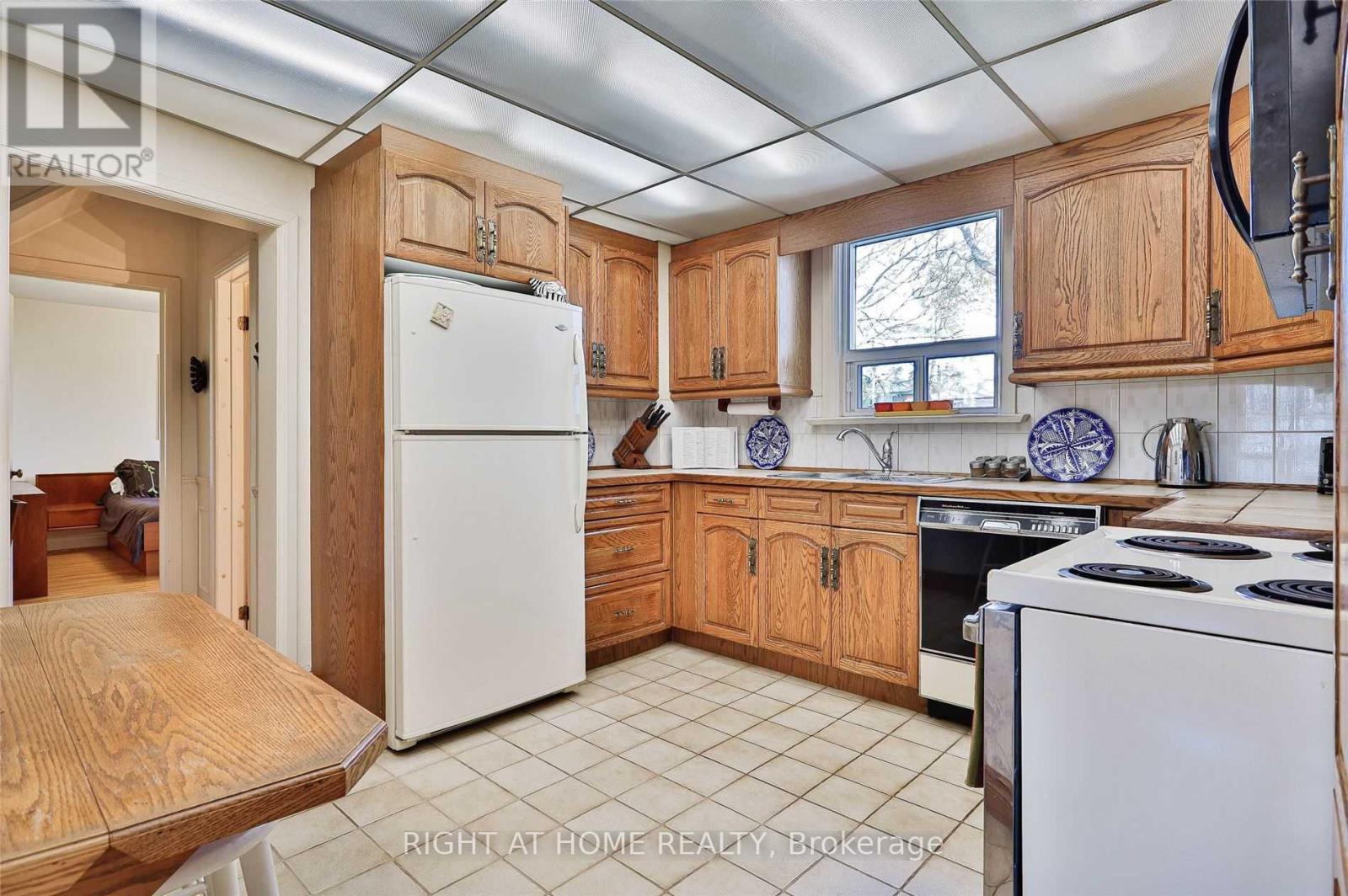 123 Ashbourne Drive, Toronto (islington-city Centre West), Ontario