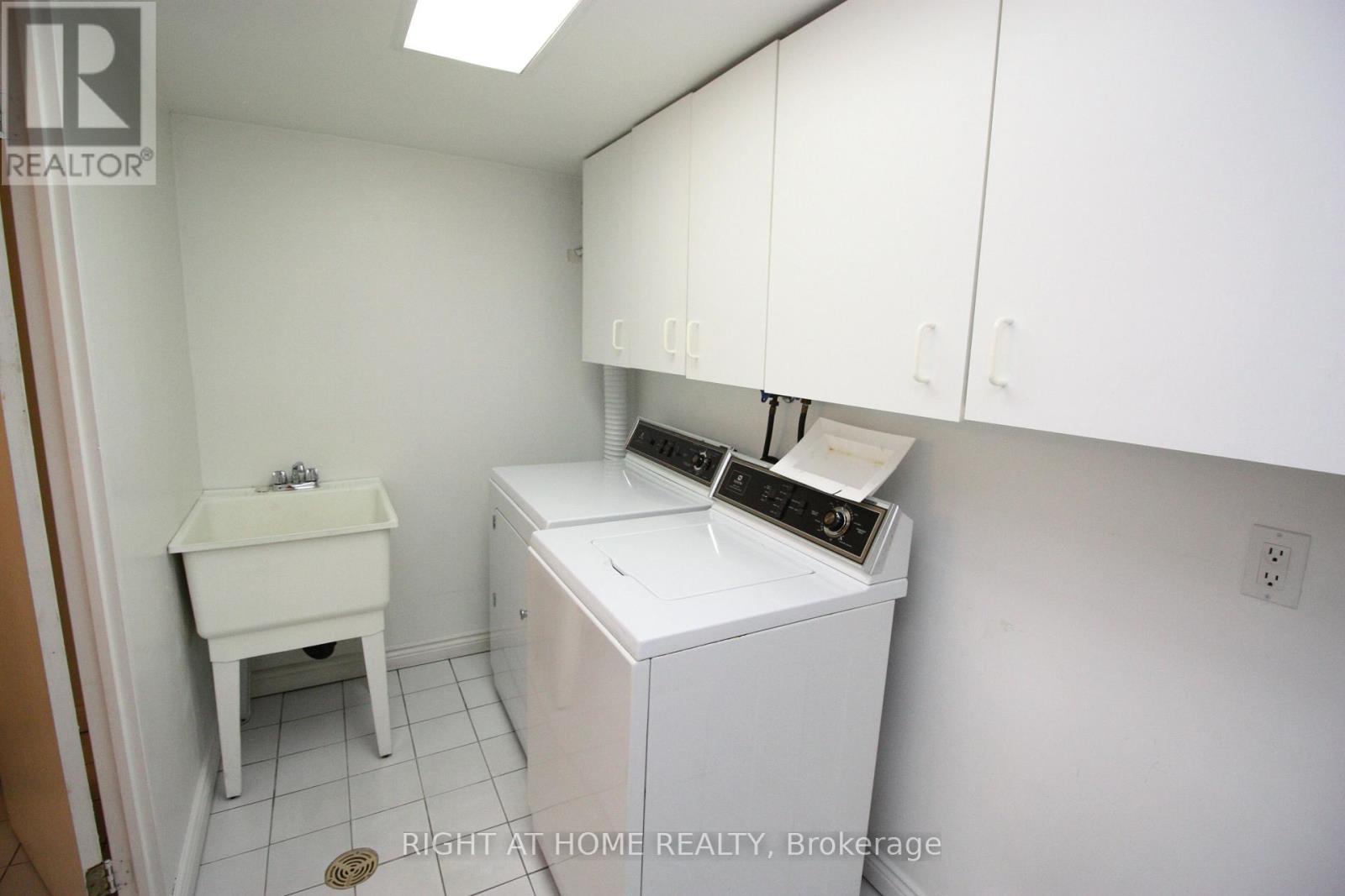 123 Ashbourne Drive, Toronto (islington-city Centre West), Ontario