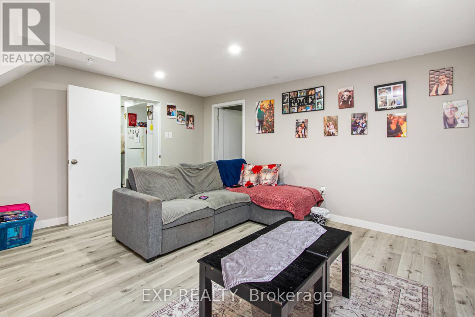 78 Sunset Trail, Toronto (humberlea-pelmo Park), Ontario