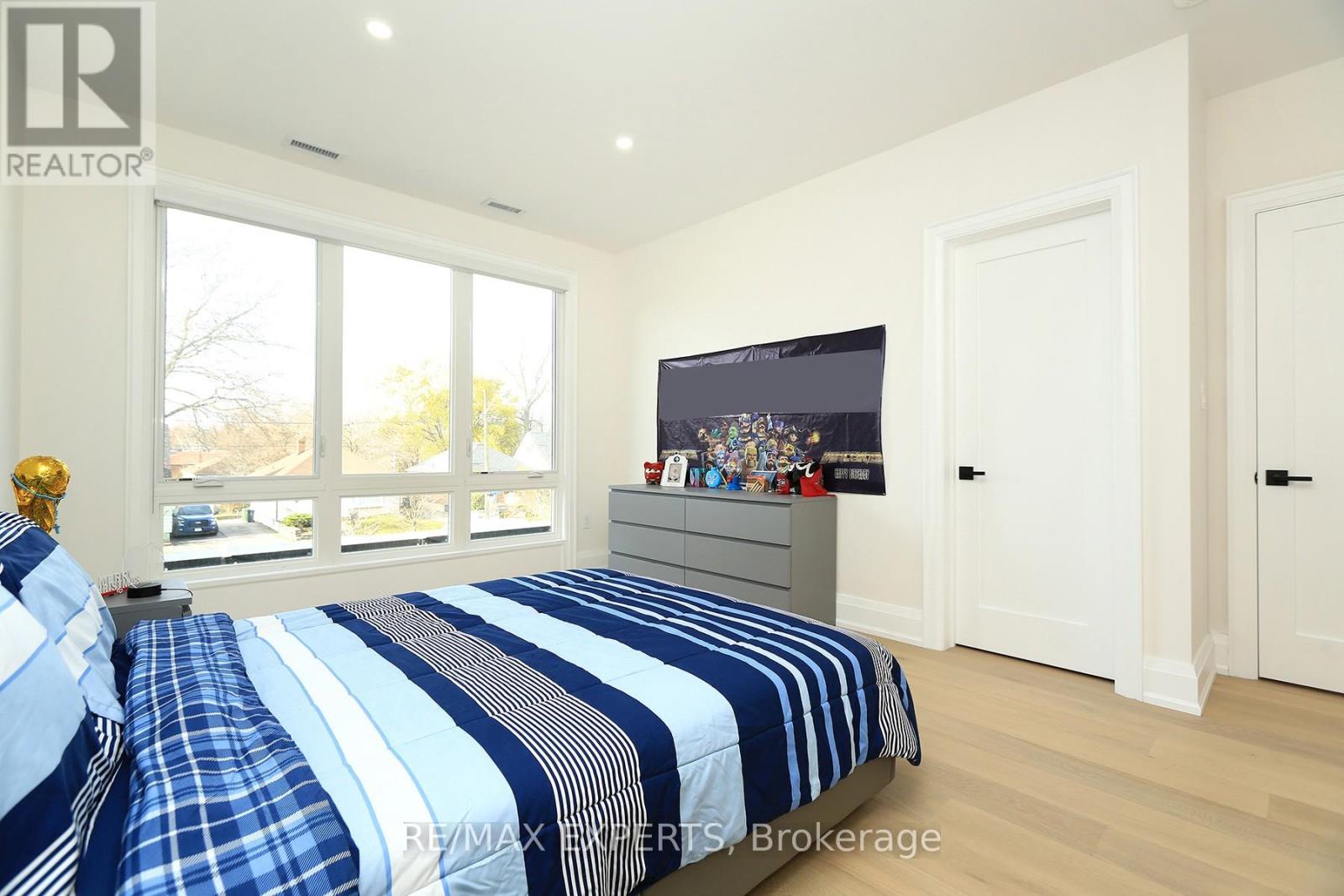 31 Fulham Drive, Toronto (alderwood), Ontario