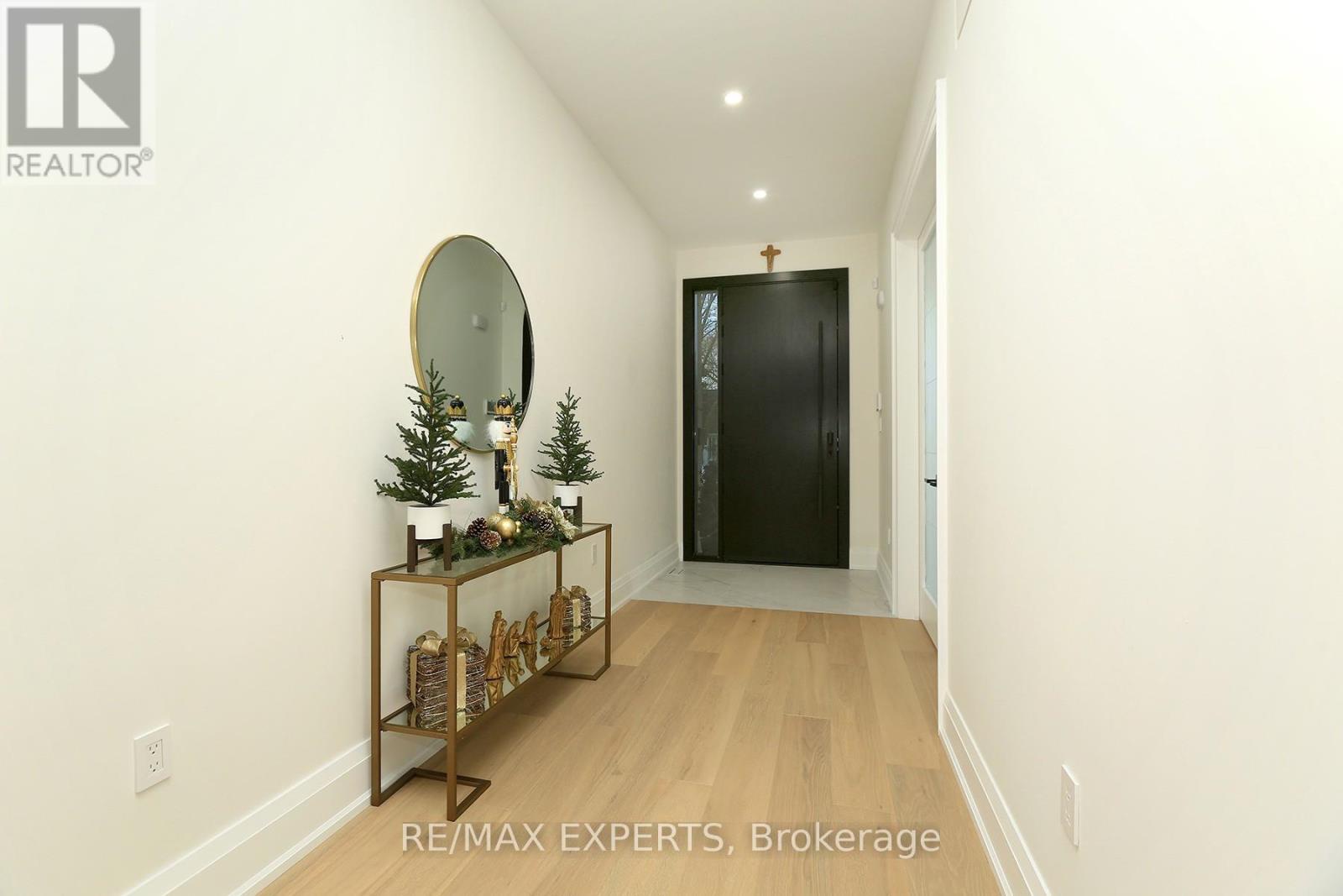 31 Fulham Drive, Toronto (alderwood), Ontario