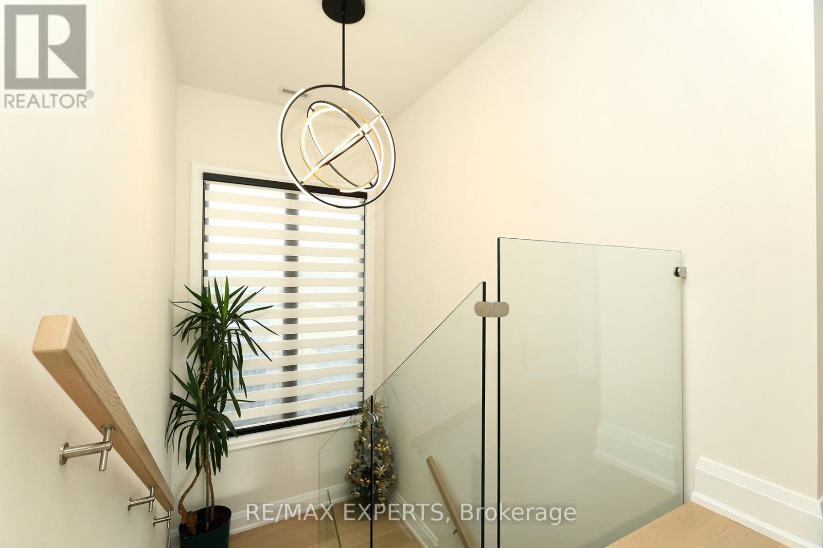 31 Fulham Drive, Toronto (alderwood), Ontario