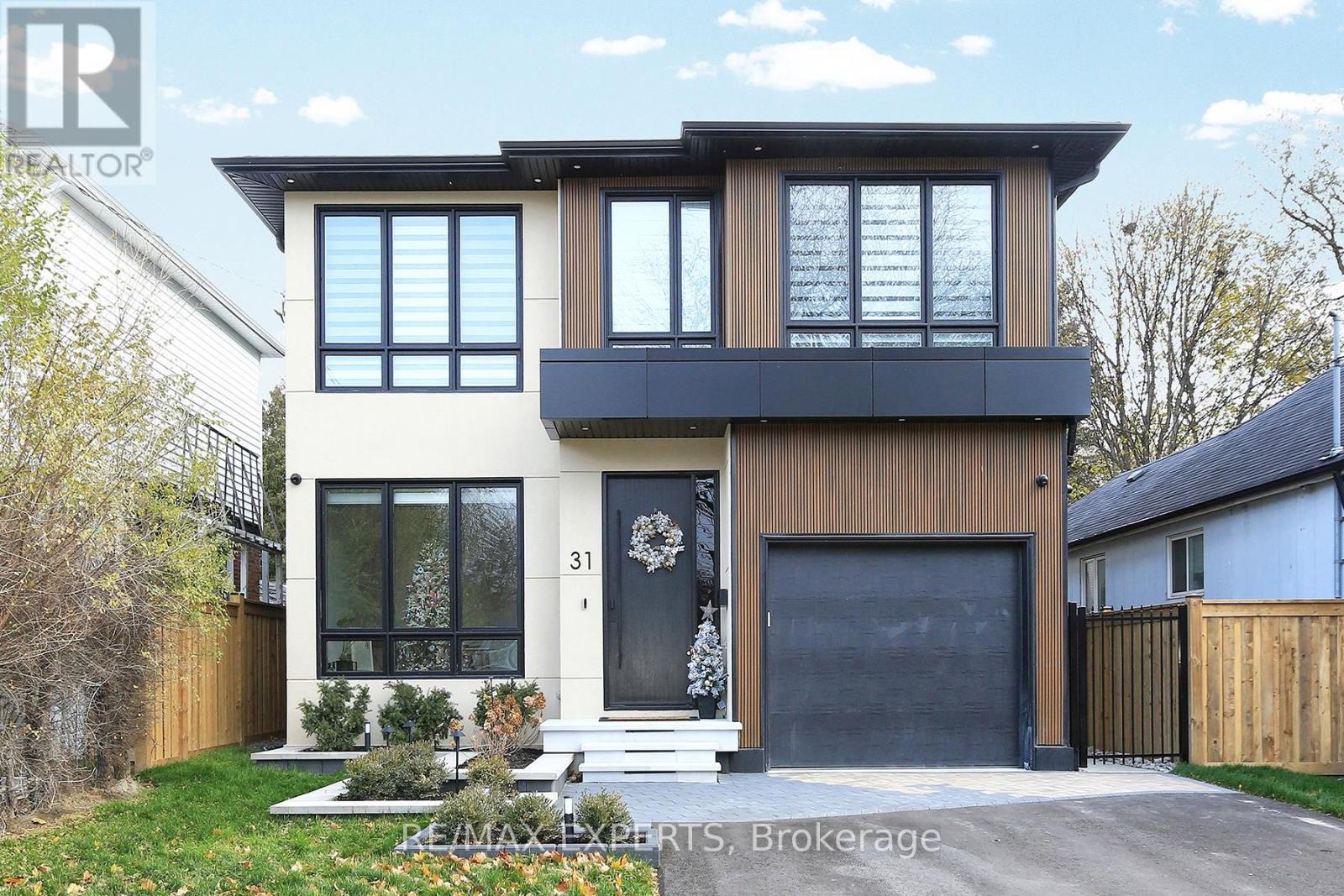 31 Fulham Drive, Toronto (alderwood), Ontario