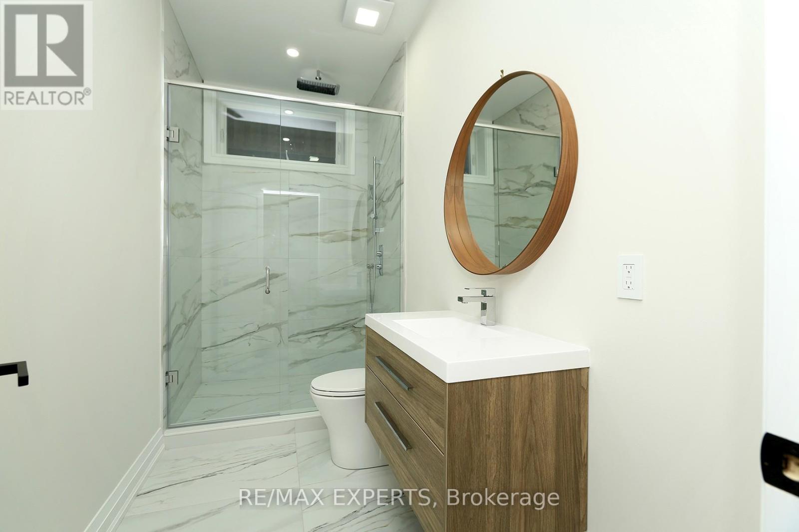 31 Fulham Drive, Toronto (alderwood), Ontario