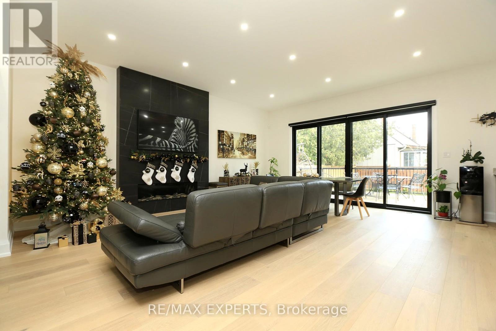 31 Fulham Drive, Toronto (alderwood), Ontario