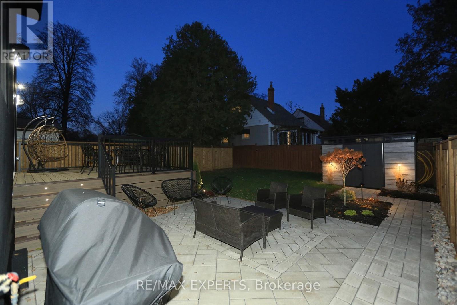 31 Fulham Drive, Toronto (alderwood), Ontario