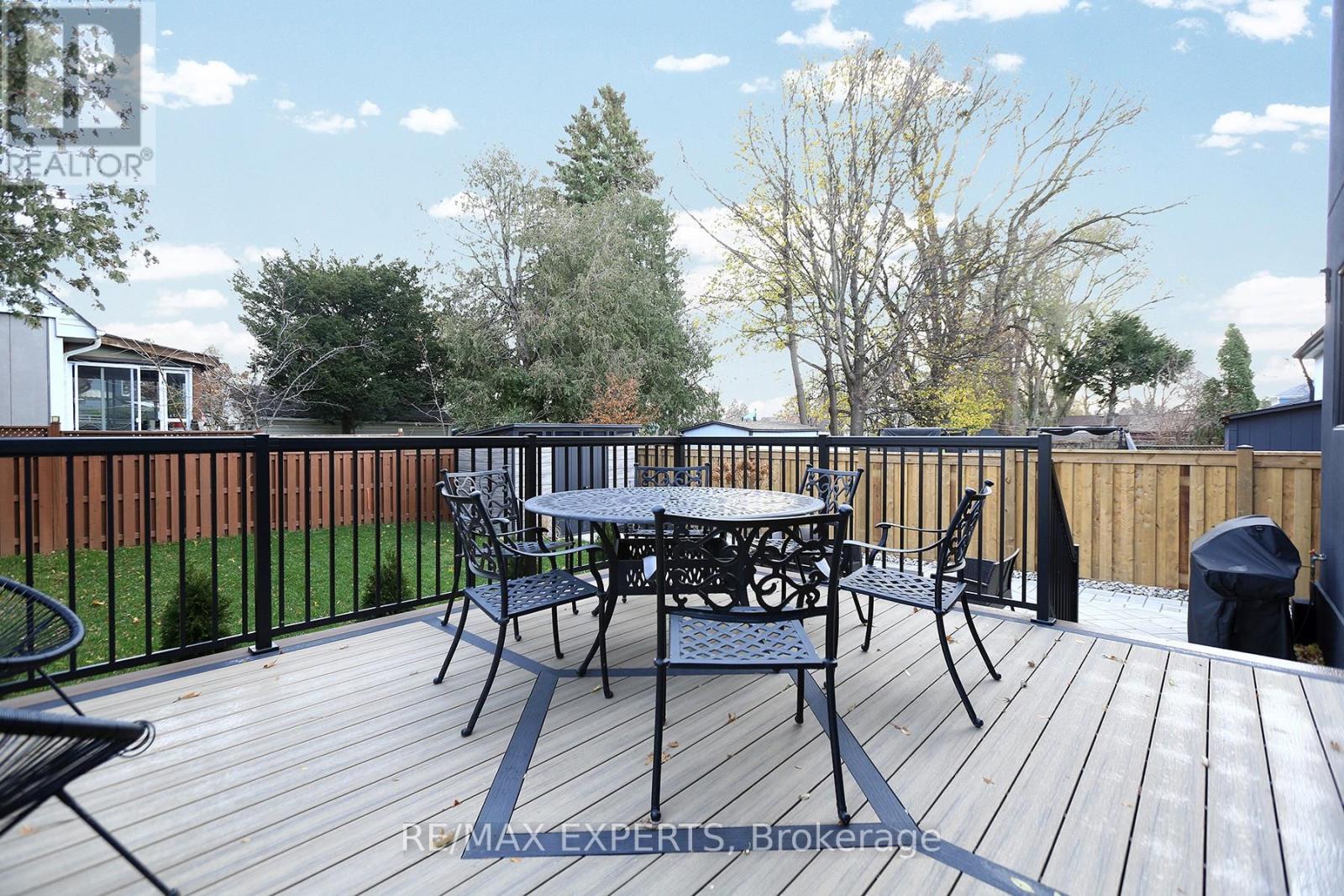 31 Fulham Drive, Toronto (alderwood), Ontario