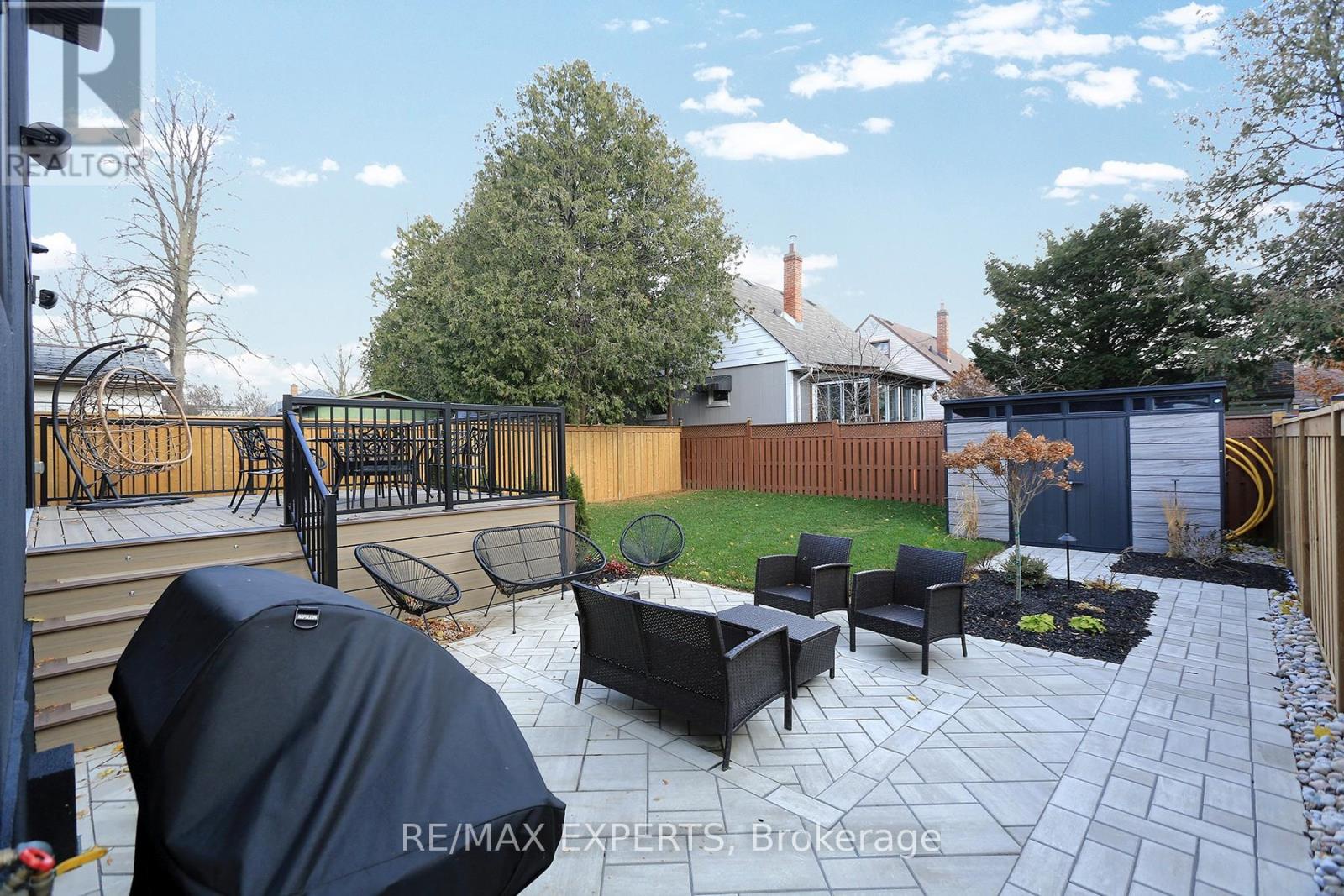 31 Fulham Drive, Toronto (alderwood), Ontario