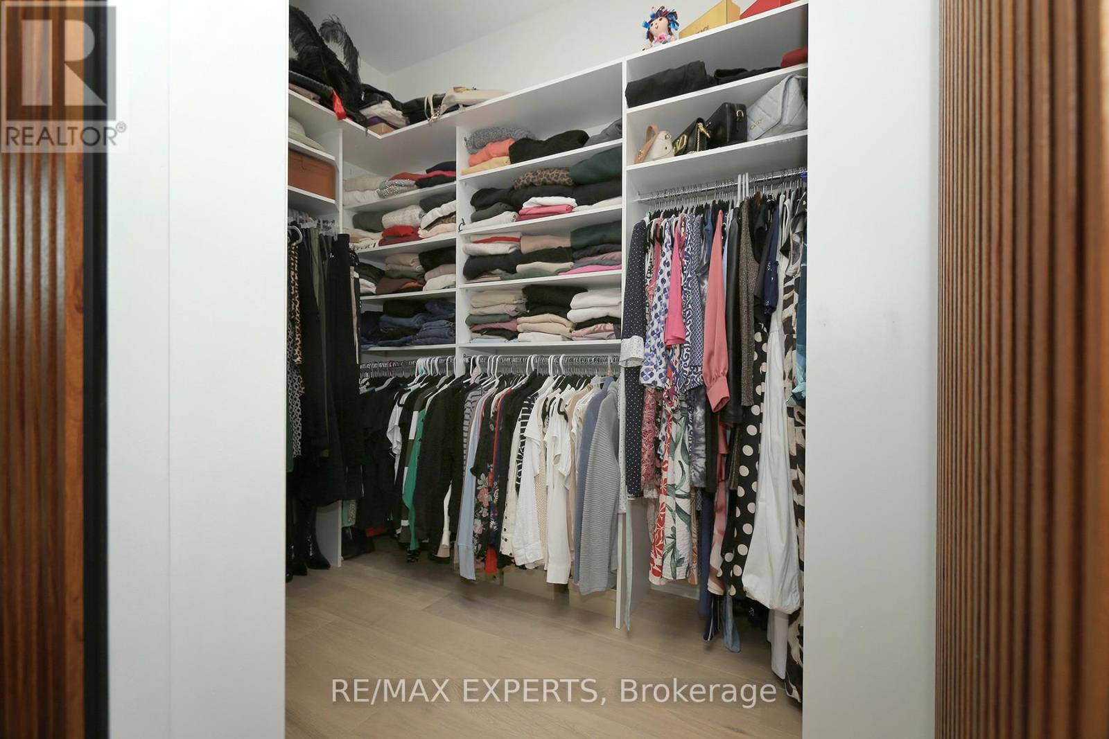 31 Fulham Drive, Toronto (alderwood), Ontario