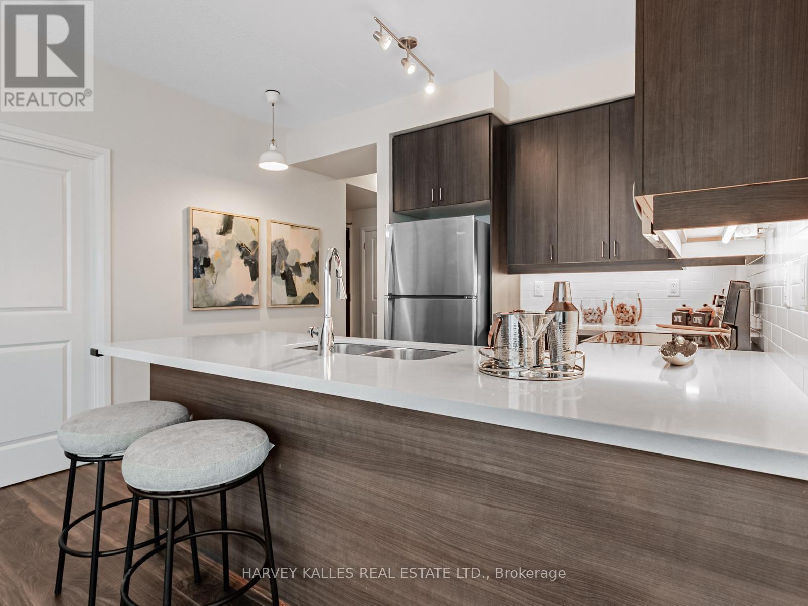 303 - 1185 The Queensway Avenue, Toronto (islington-city Centre West), Ontario