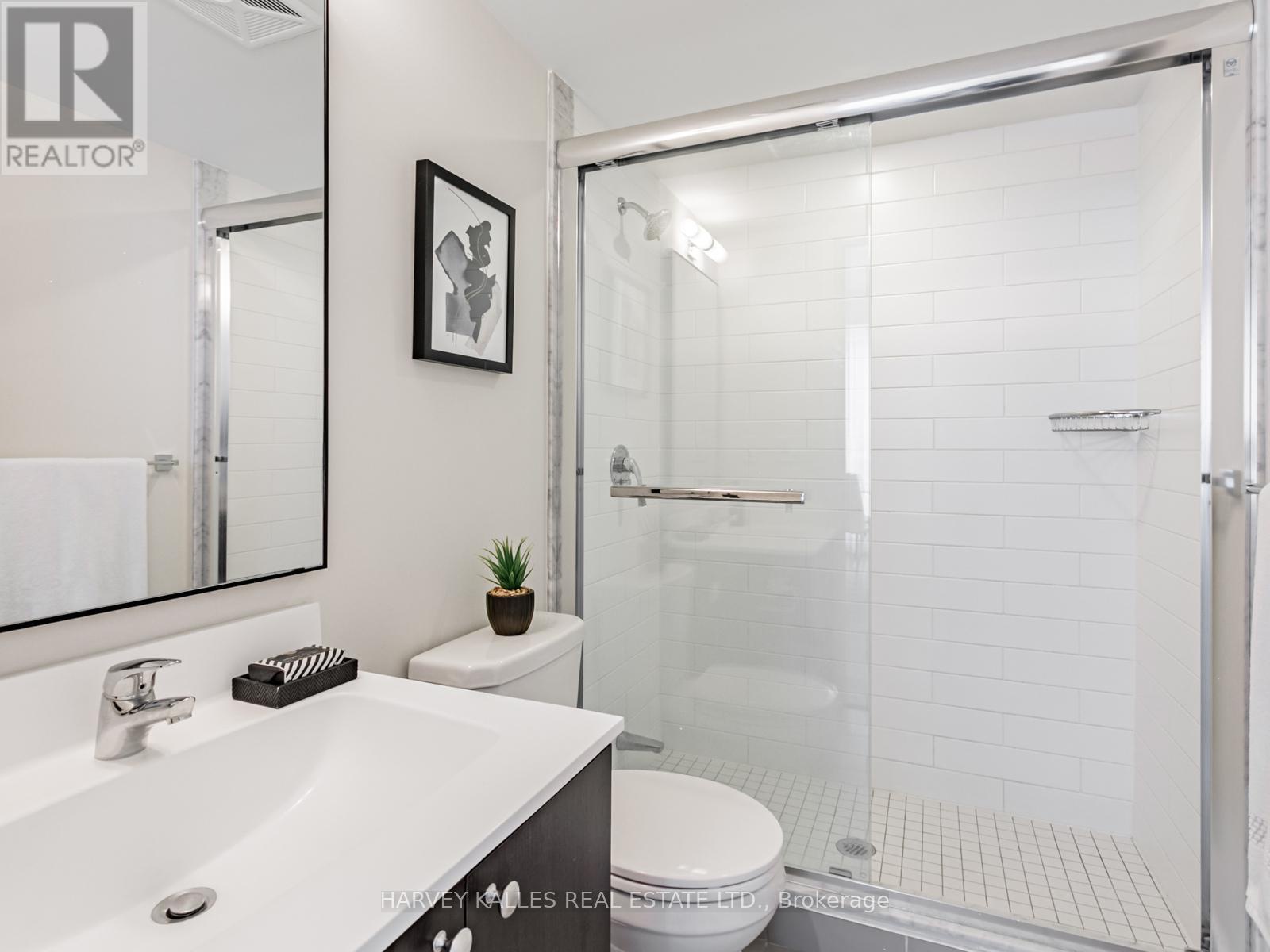 303 - 1185 The Queensway Avenue, Toronto (islington-city Centre West), Ontario