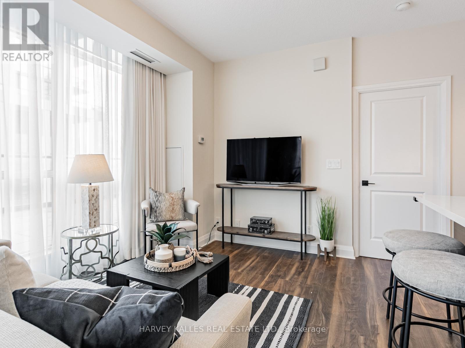 303 - 1185 The Queensway Avenue, Toronto (islington-city Centre West), Ontario