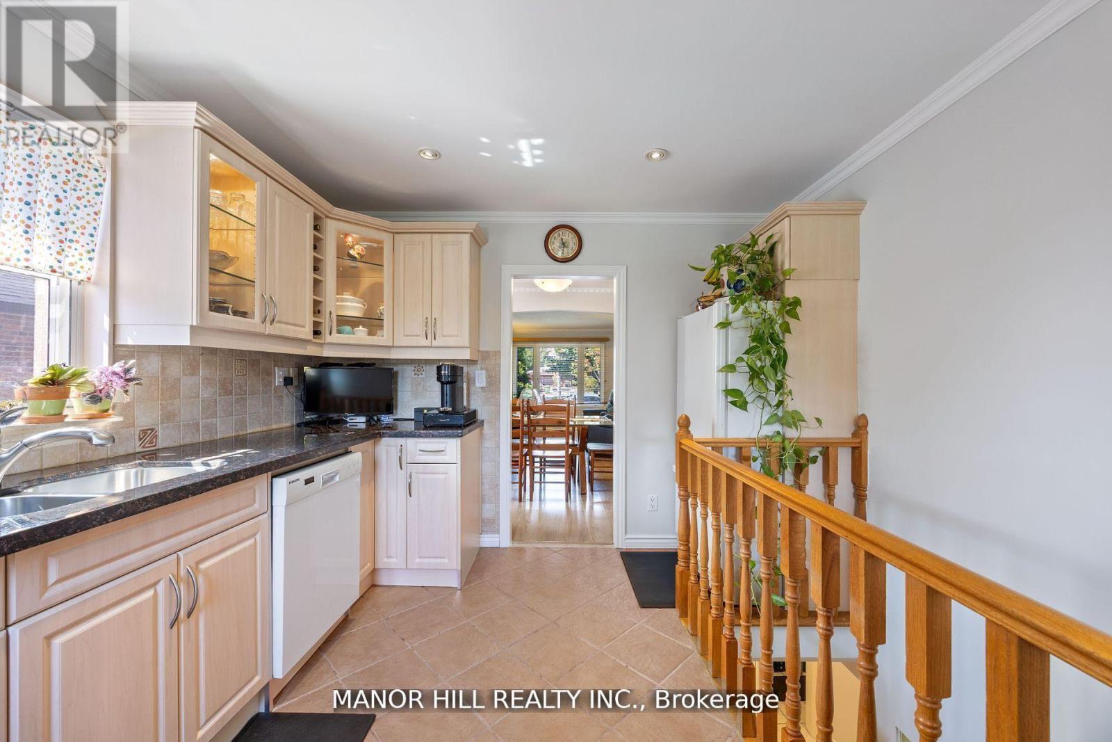 31 Chartwell Road, Toronto (stonegate-queensway), Ontario