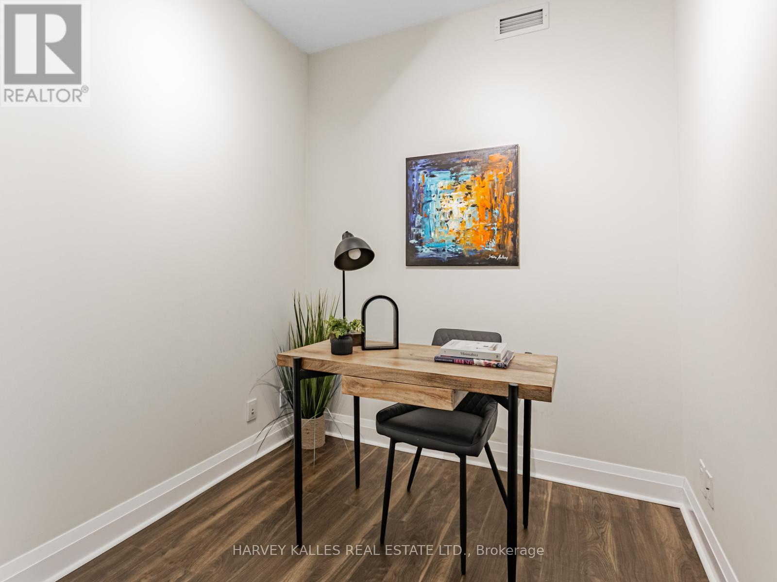 303 - 1185 The Queensway Avenue, Toronto (islington-city Centre West), Ontario