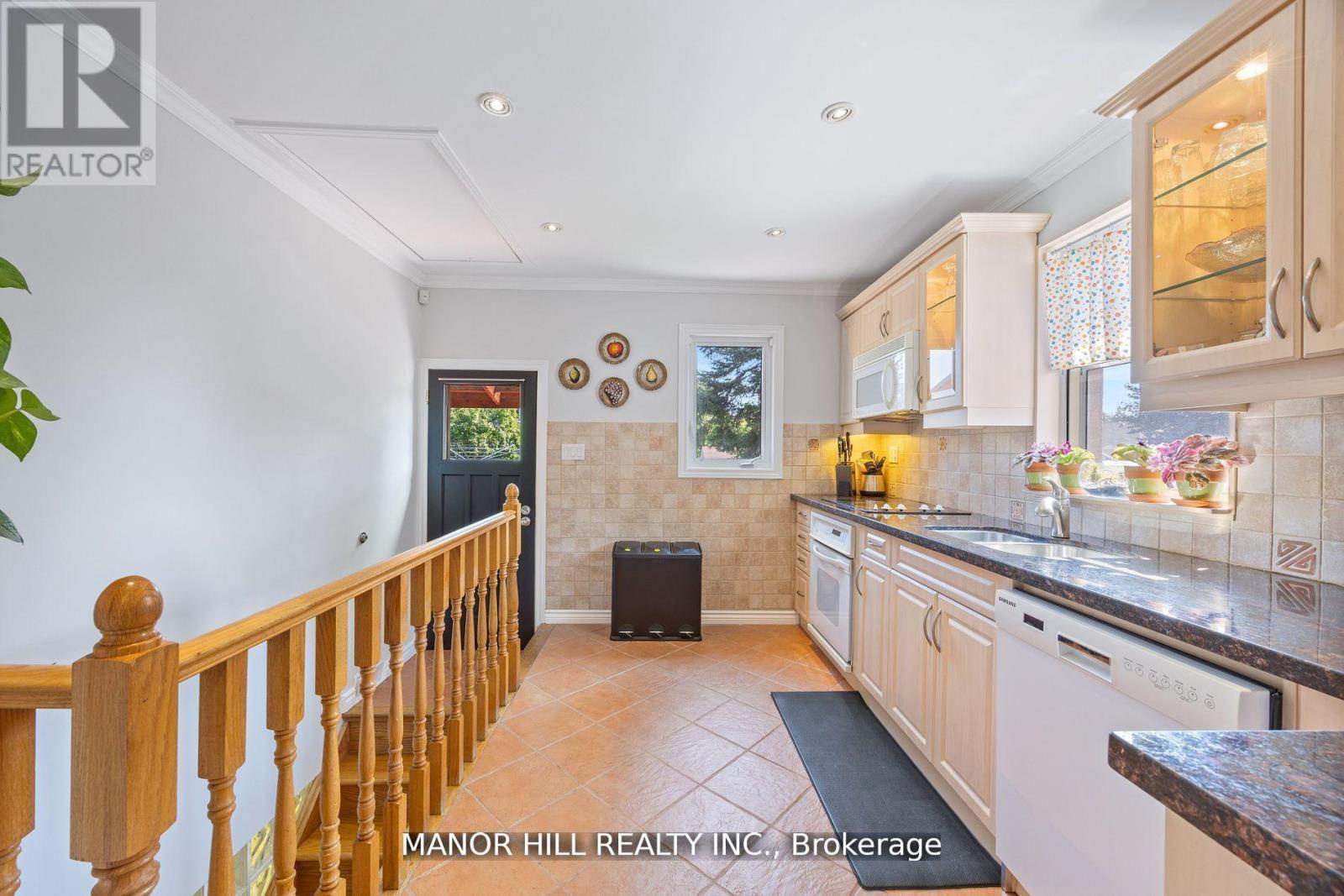 31 Chartwell Road, Toronto (stonegate-queensway), Ontario