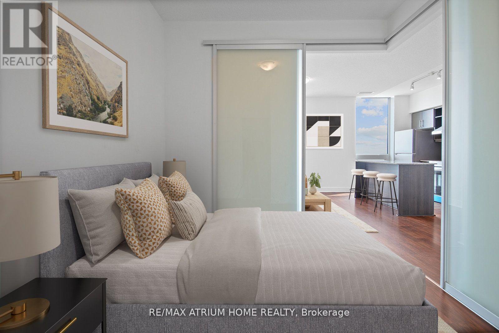 Ph09 - 35 Brian Peck Crescent, Toronto (thorncliffe Park), Ontario