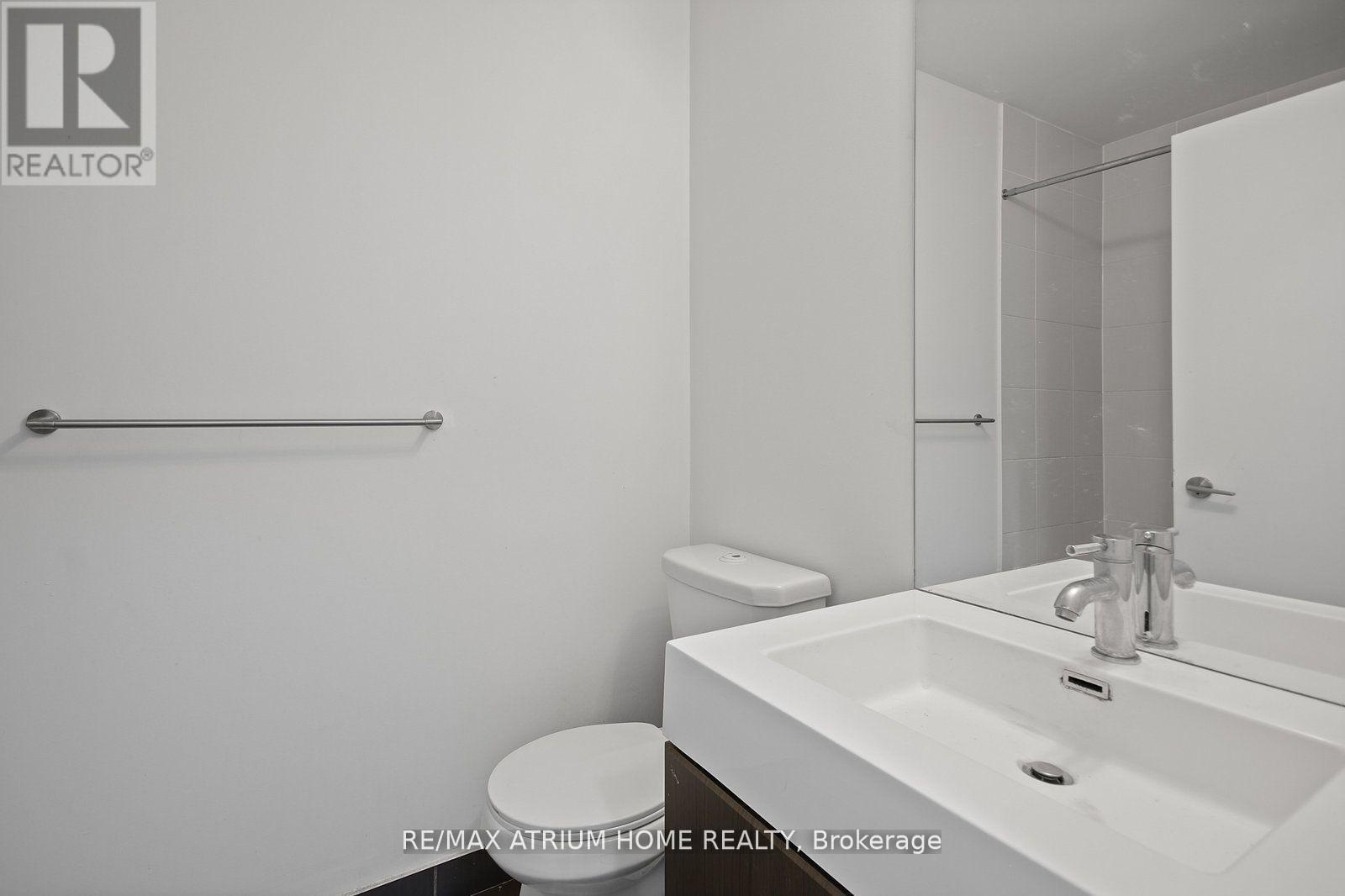 Ph09 - 35 Brian Peck Crescent, Toronto (thorncliffe Park), Ontario