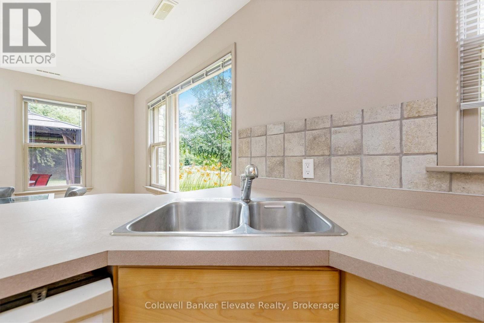 8 Ann Street, Halton Hills (georgetown), Ontario