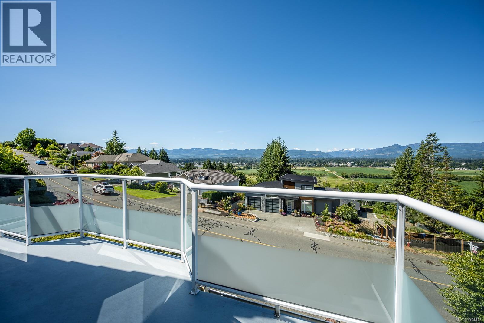 1418 Valley View Dr, Courtenay, British Columbia