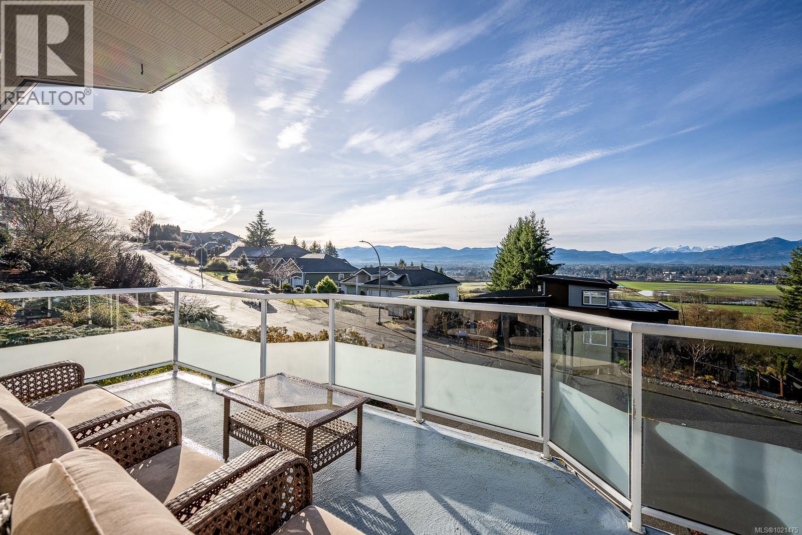 1418 Valley View Dr, Courtenay, British Columbia