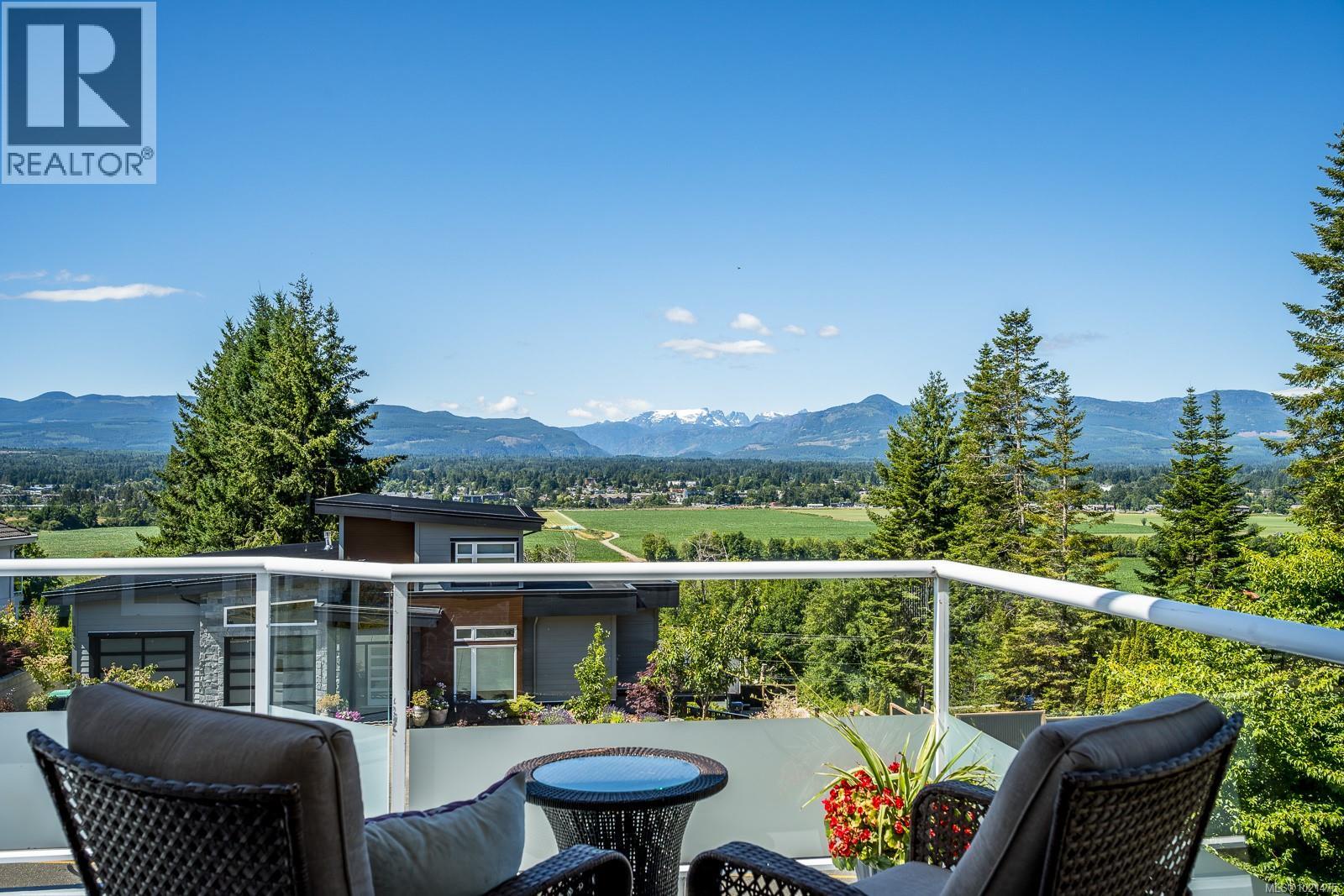 1418 Valley View Dr, Courtenay, British Columbia