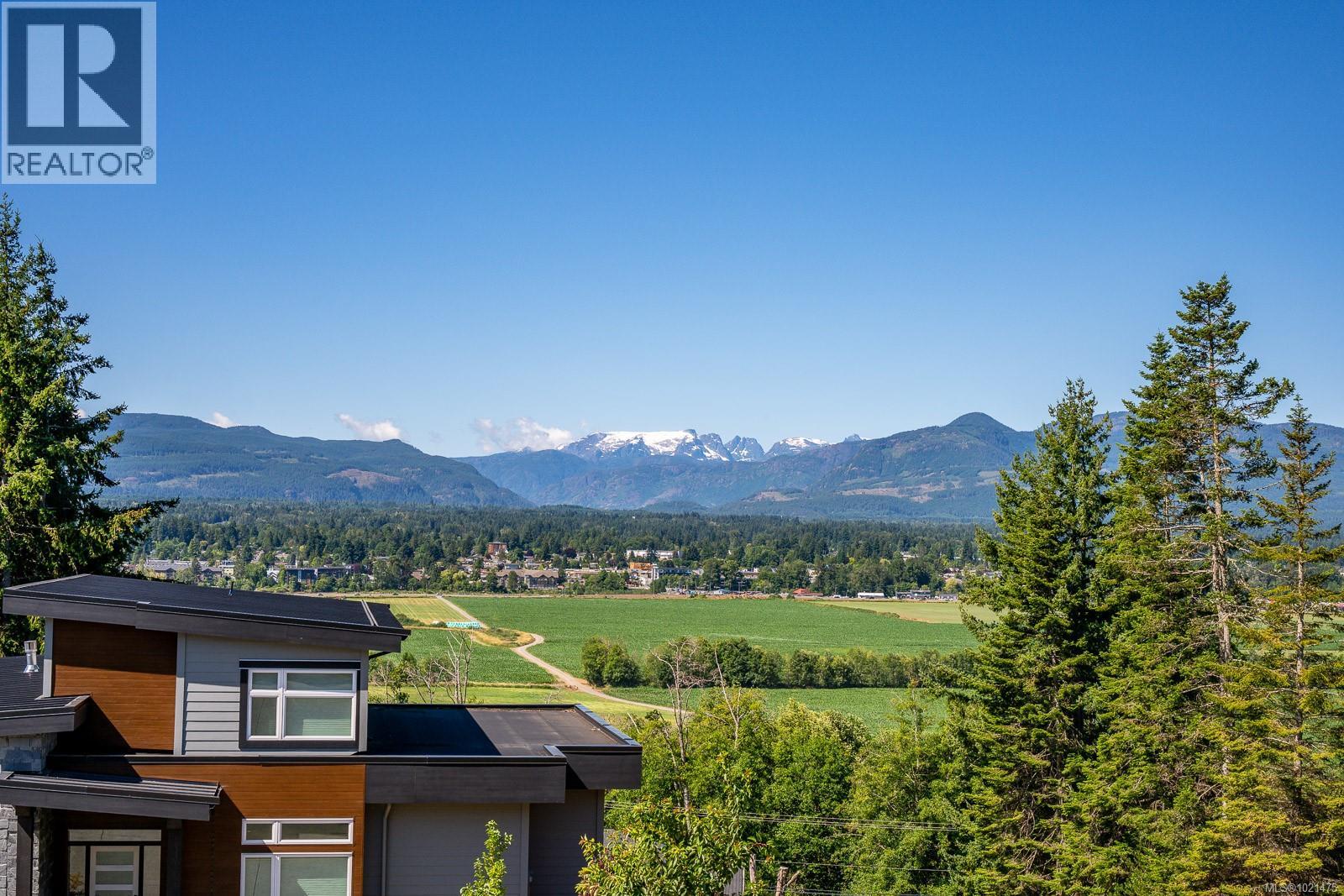 1418 Valley View Dr, Courtenay, British Columbia