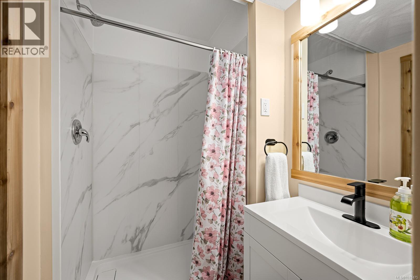 1418 Valley View Dr, Courtenay, British Columbia